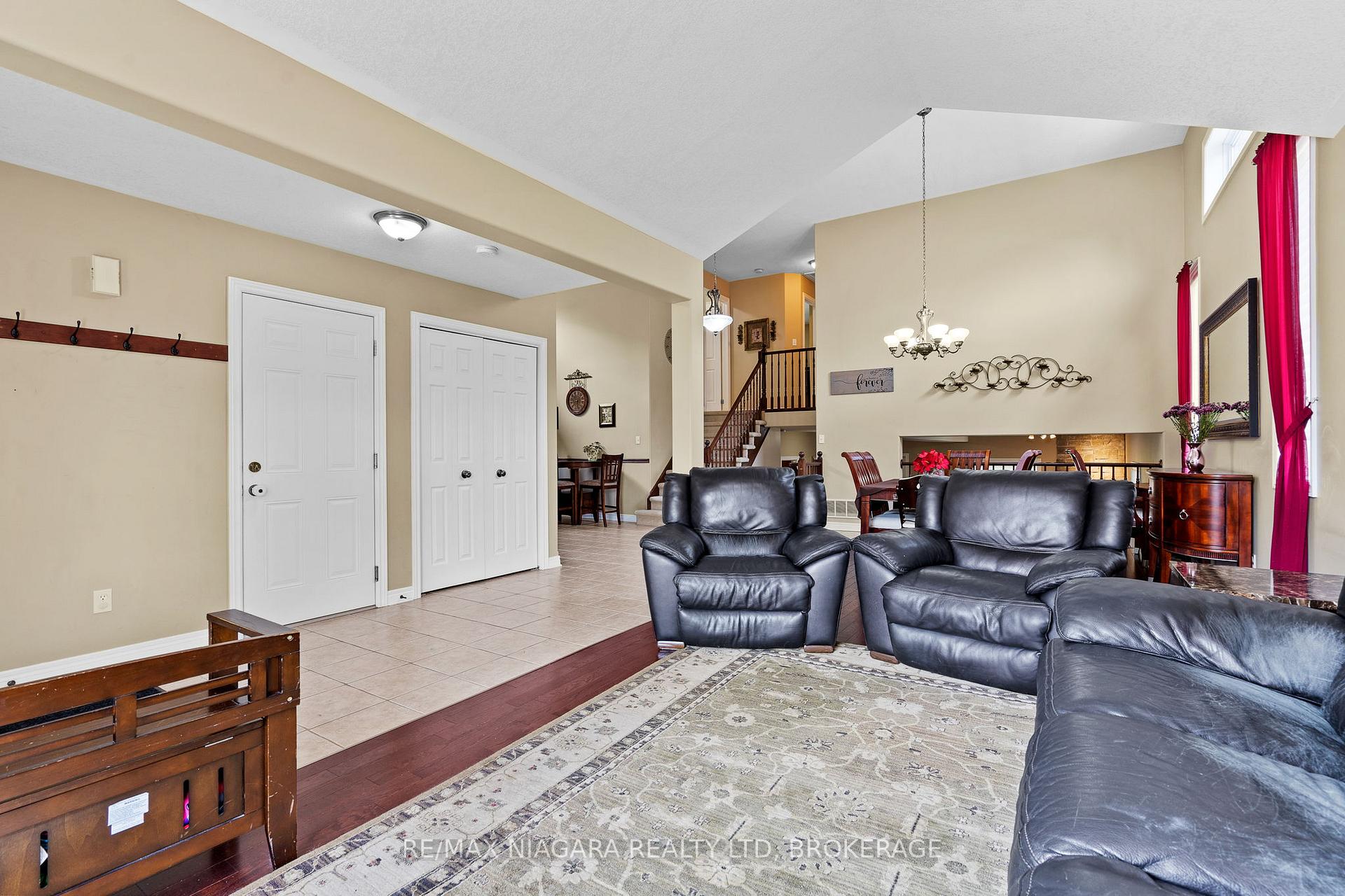 Photo 6 of 230 Wellbrook Avenue, Welland, Prince Charles — HOMEH