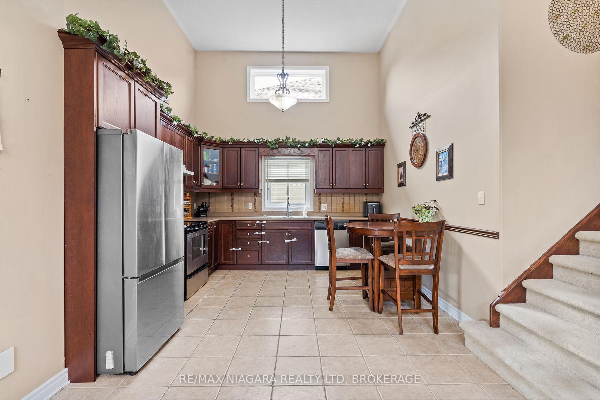 Photo 8 of 230 Wellbrook Avenue, Welland, Prince Charles — HOMEH