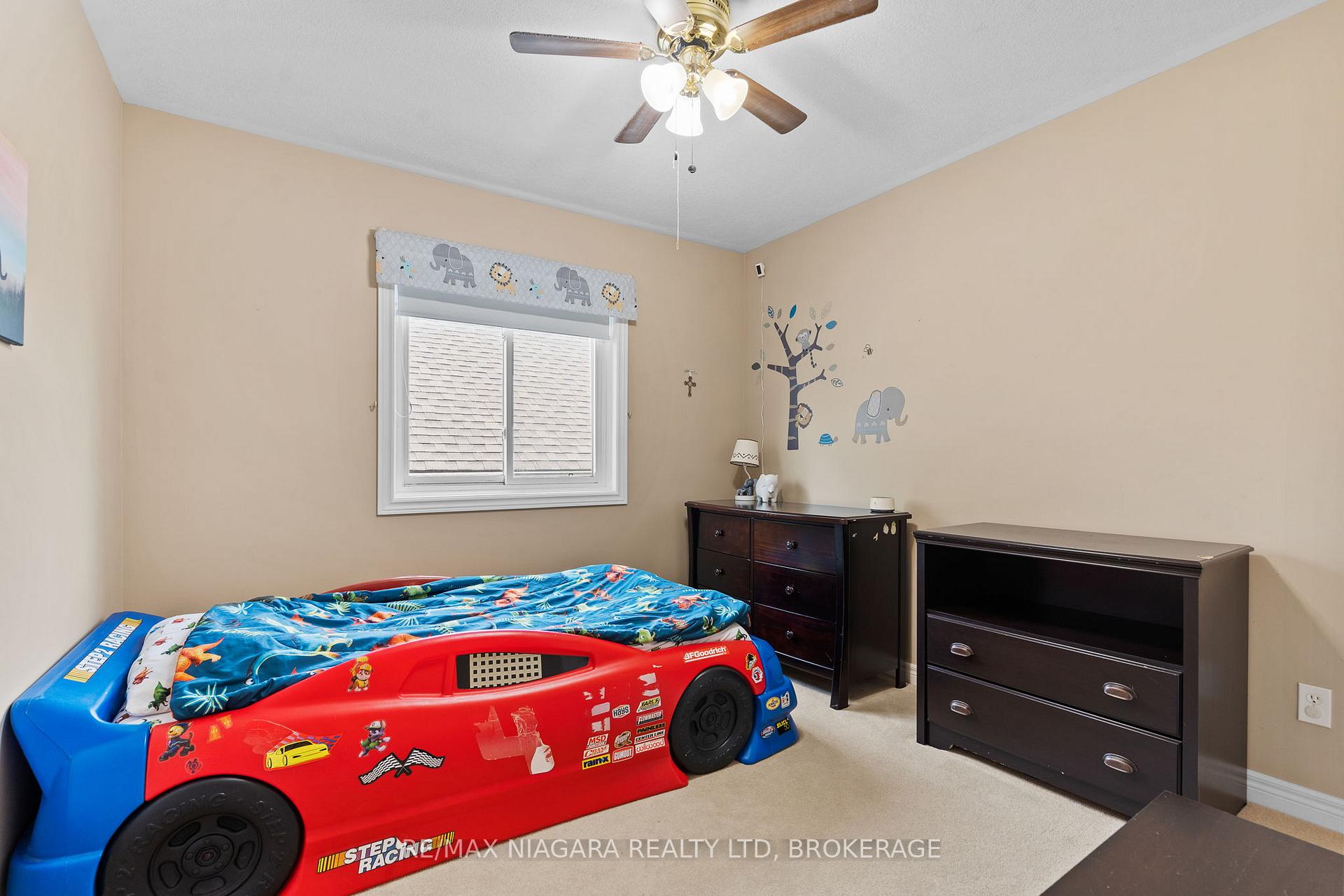 Photo 14 of 230 Wellbrook Avenue, Welland, Prince Charles — HOMEH