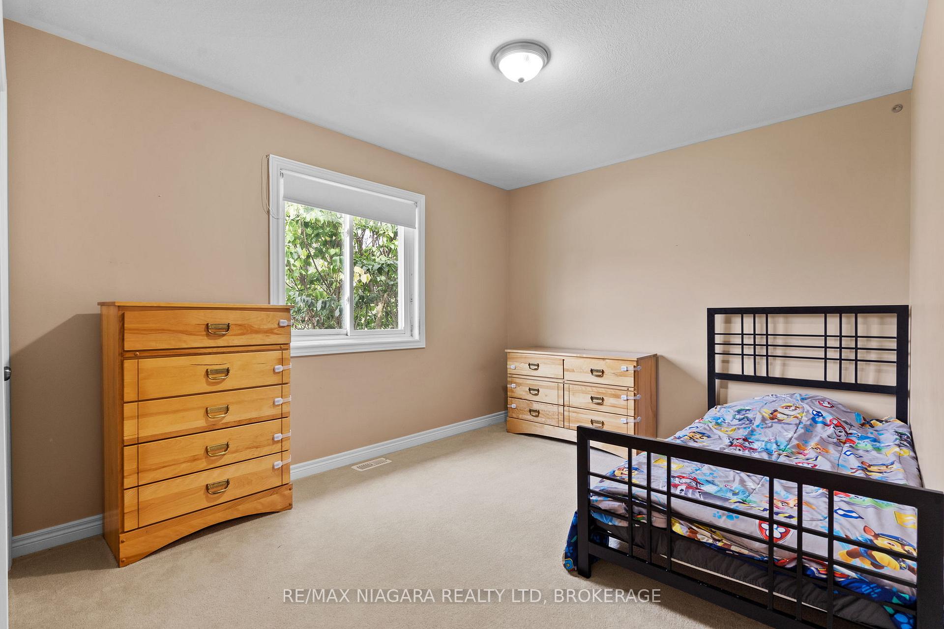 Photo 15 of 230 Wellbrook Avenue, Welland, Prince Charles — HOMEH