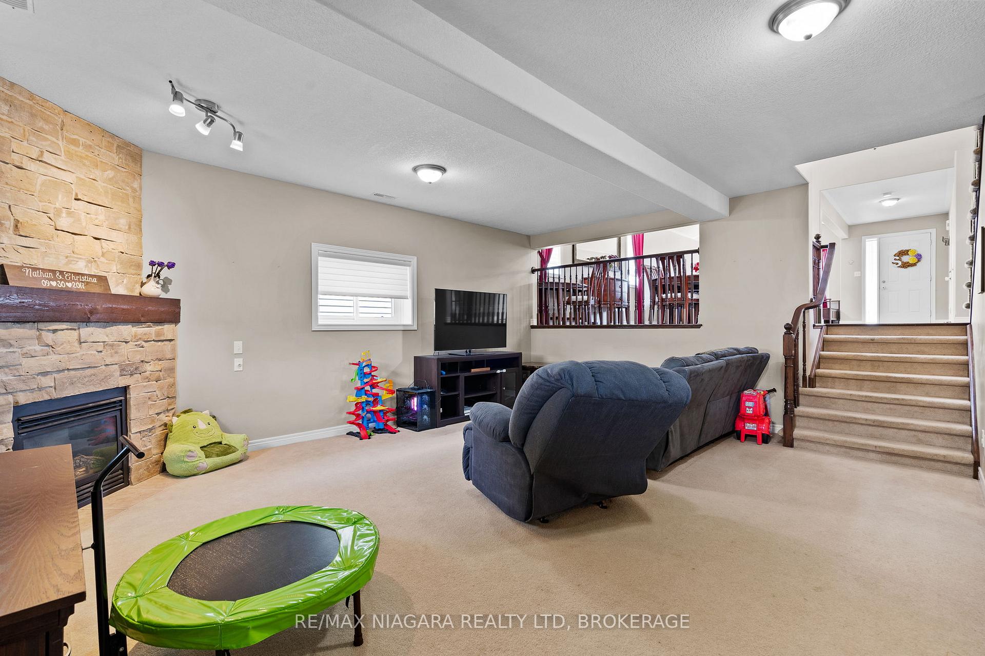 Photo 17 of 230 Wellbrook Avenue, Welland, Prince Charles — HOMEH