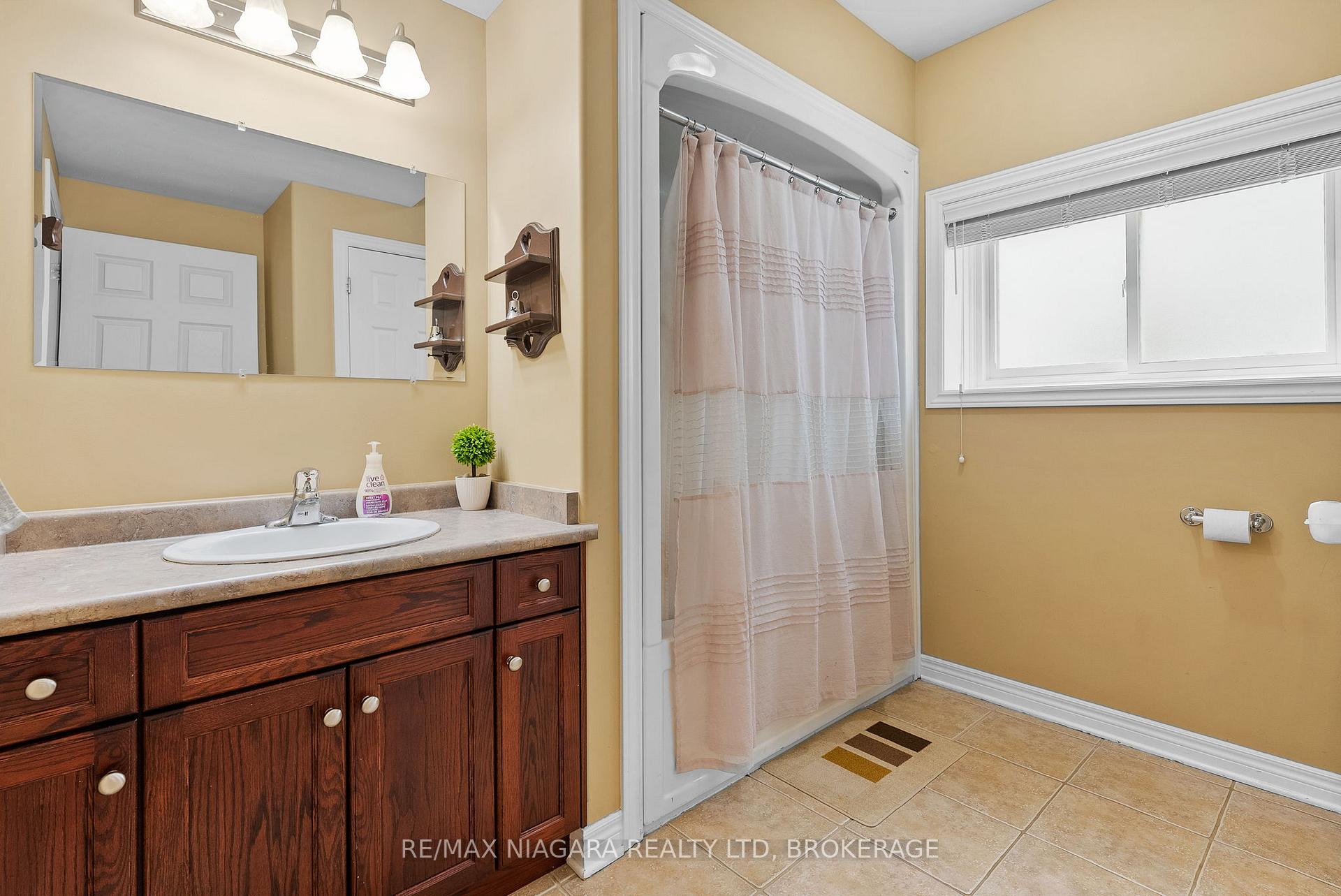 Photo 21 of 230 Wellbrook Avenue, Welland, Prince Charles — HOMEH