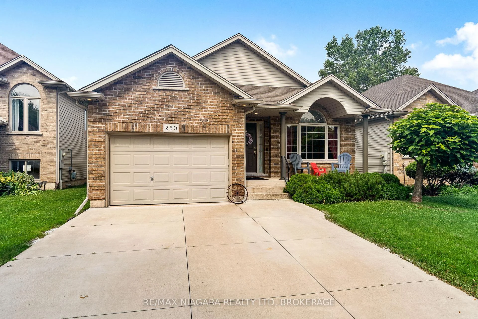 Photo 2 of 230 Wellbrook Avenue, Welland, Prince Charles — HOMEH
