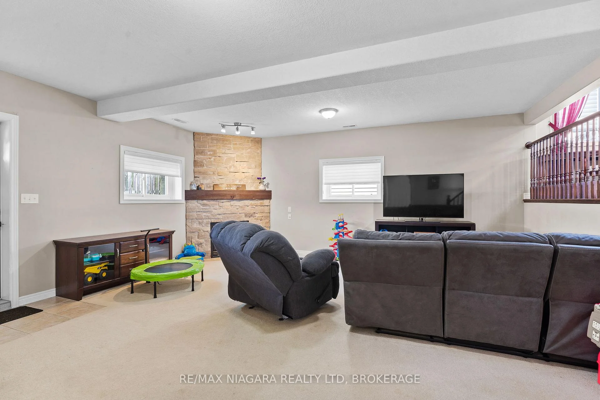 Photo 37 of 230 Wellbrook Avenue, Welland, Prince Charles — HOMEH