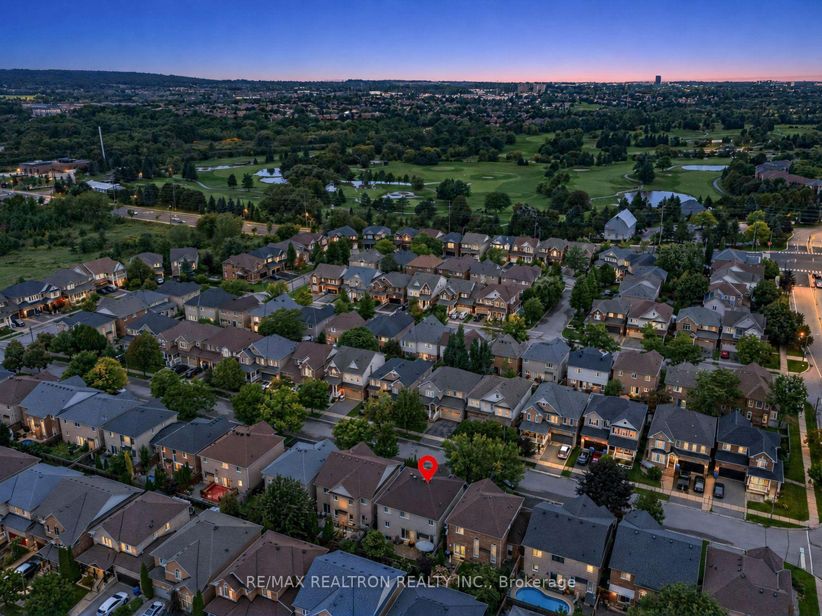 Photo 3 of 222 Birkshire Drive, Aurora, Bayview Wellington — HOMEH