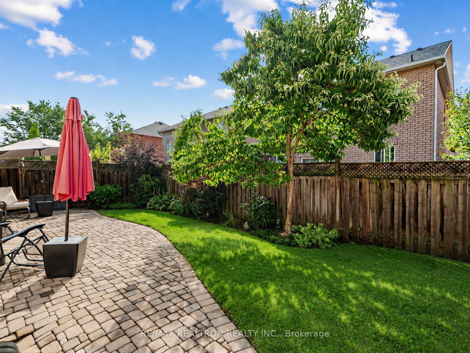 Photo 5 of 222 Birkshire Drive, Aurora, Bayview Wellington — HOMEH
