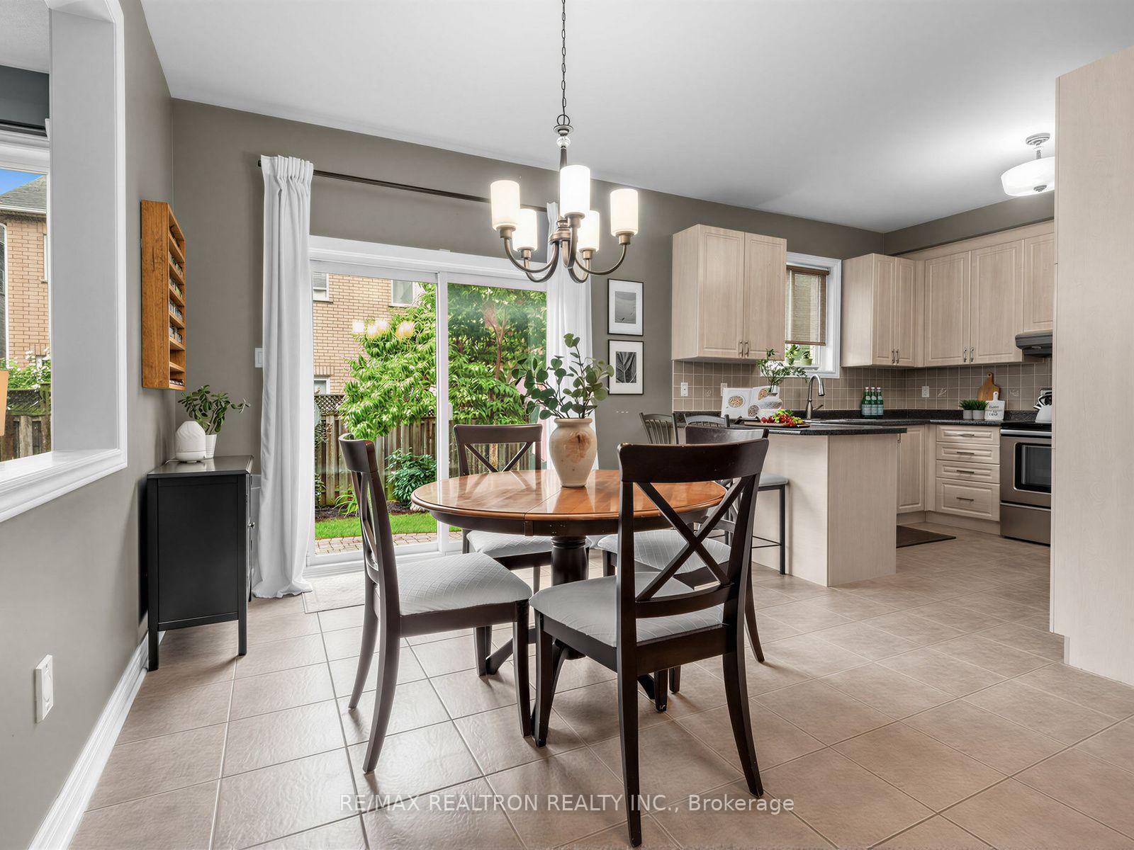 Photo 15 of 222 Birkshire Drive, Aurora, Bayview Wellington — HOMEH