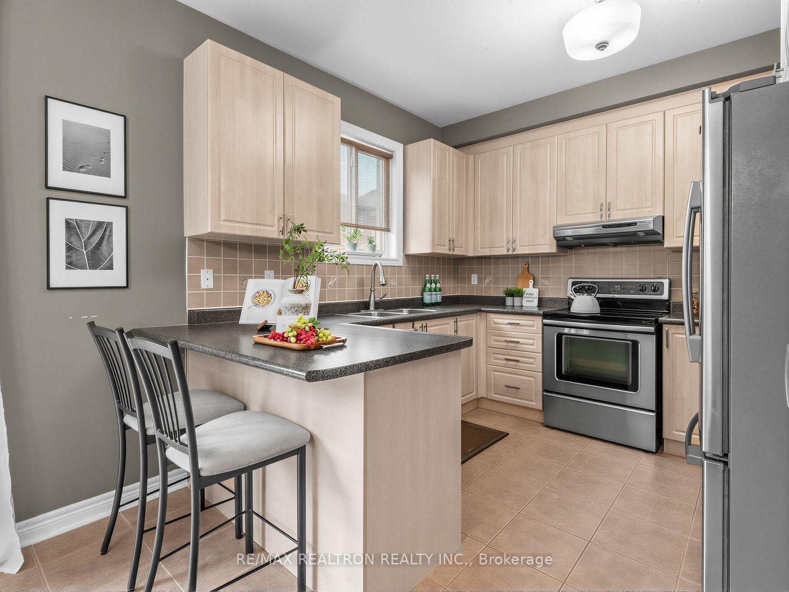 Photo 17 of 222 Birkshire Drive, Aurora, Bayview Wellington — HOMEH