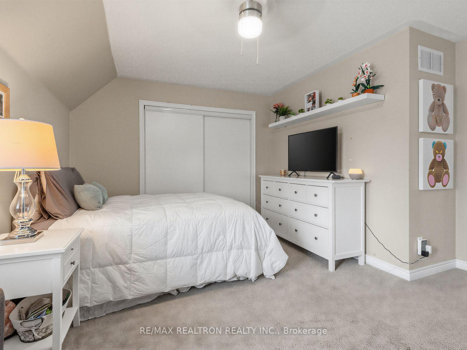 Photo 29 of 222 Birkshire Drive, Aurora, Bayview Wellington — HOMEH