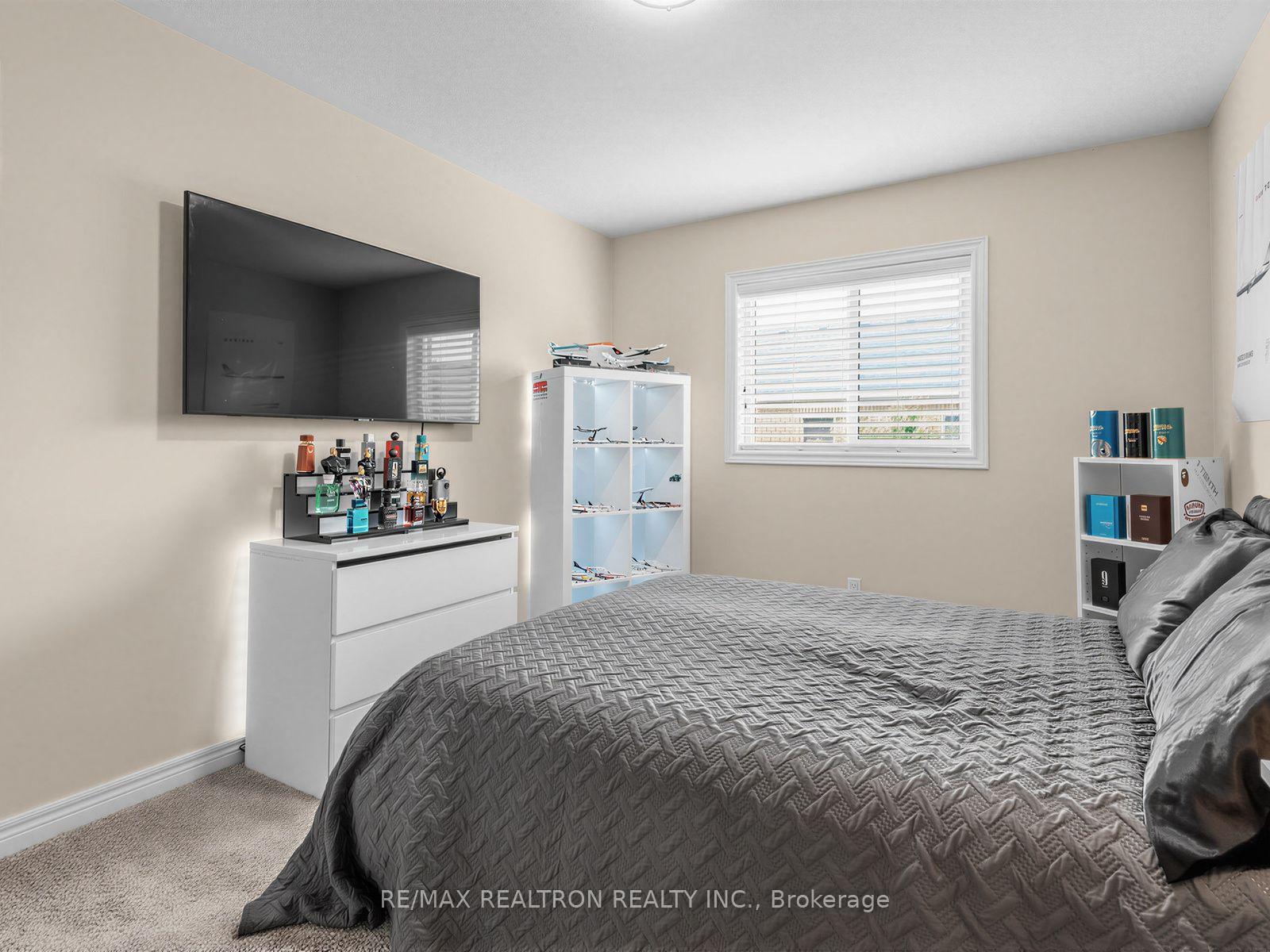Photo 32 of 222 Birkshire Drive, Aurora, Bayview Wellington — HOMEH