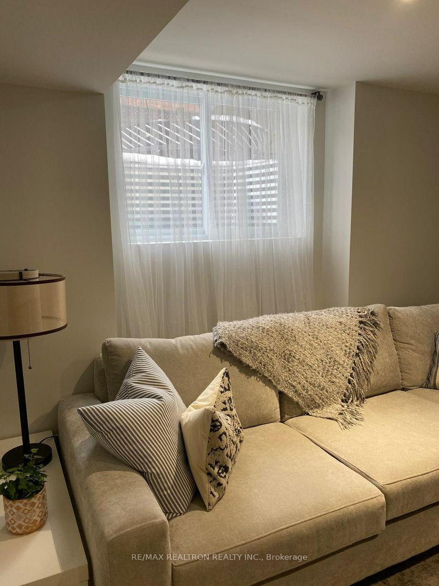Photo 40 of 222 Birkshire Drive, Aurora, Bayview Wellington — HOMEH