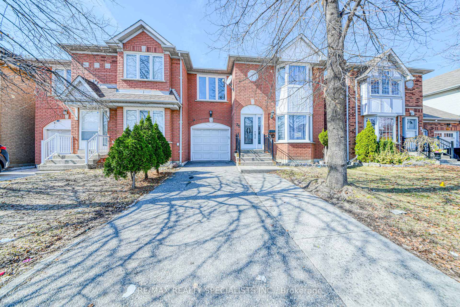 Photo 2 of 35 Softneedle Avenue, Brampton, Sandringham-Wellington — HOMEH