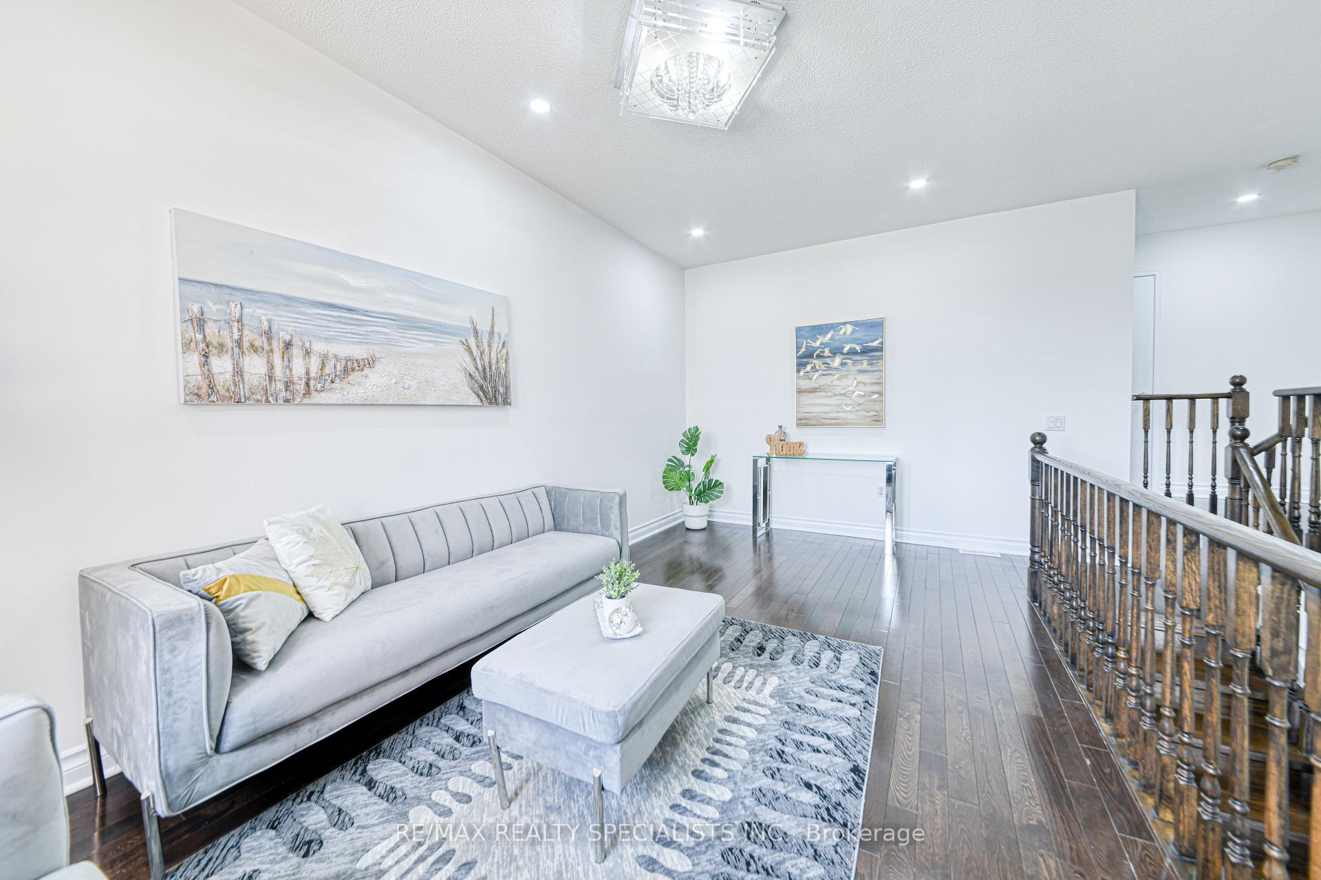 Photo 10 of 35 Softneedle Avenue, Brampton, Sandringham-Wellington — HOMEH