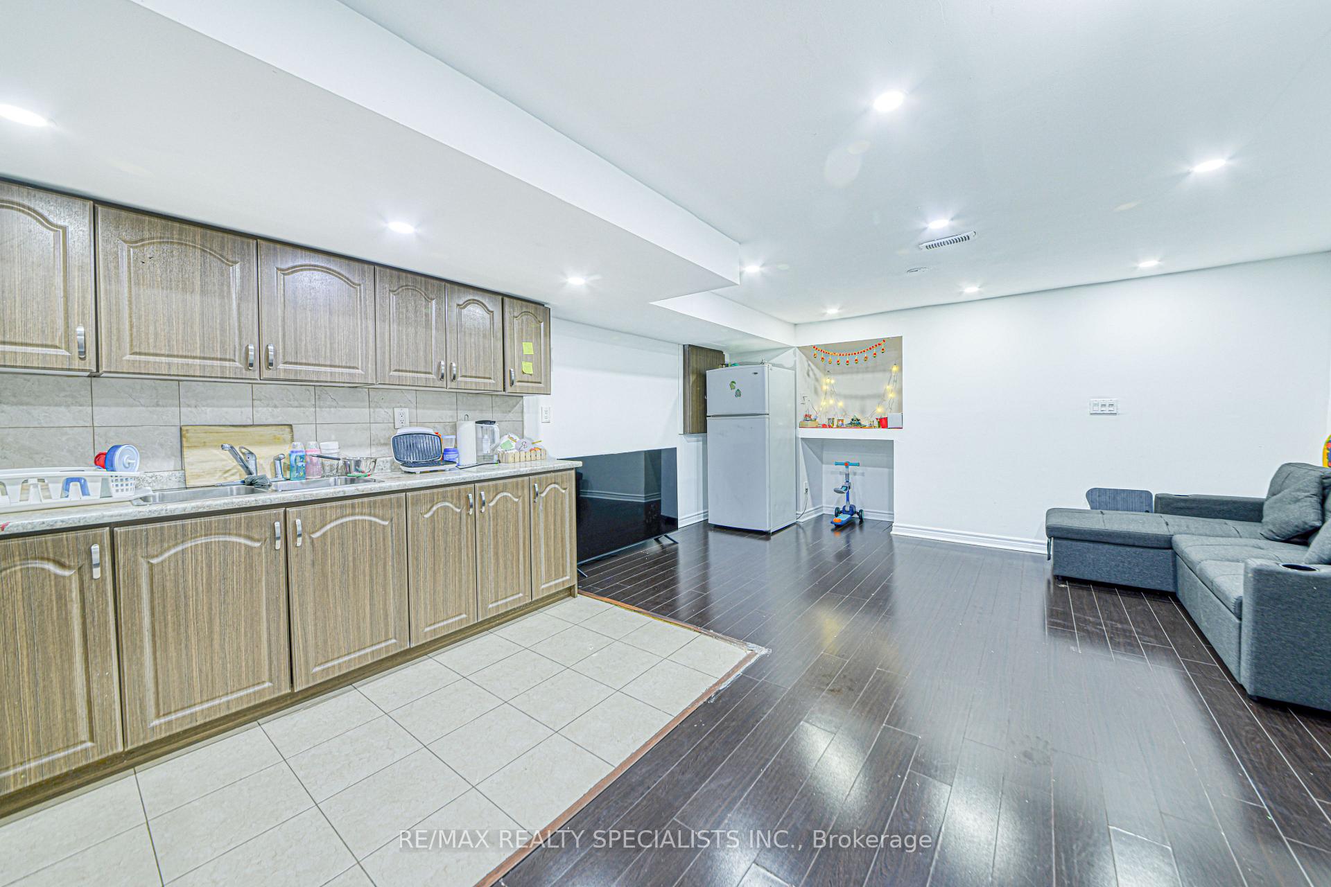 Photo 19 of 35 Softneedle Avenue, Brampton, Sandringham-Wellington — HOMEH