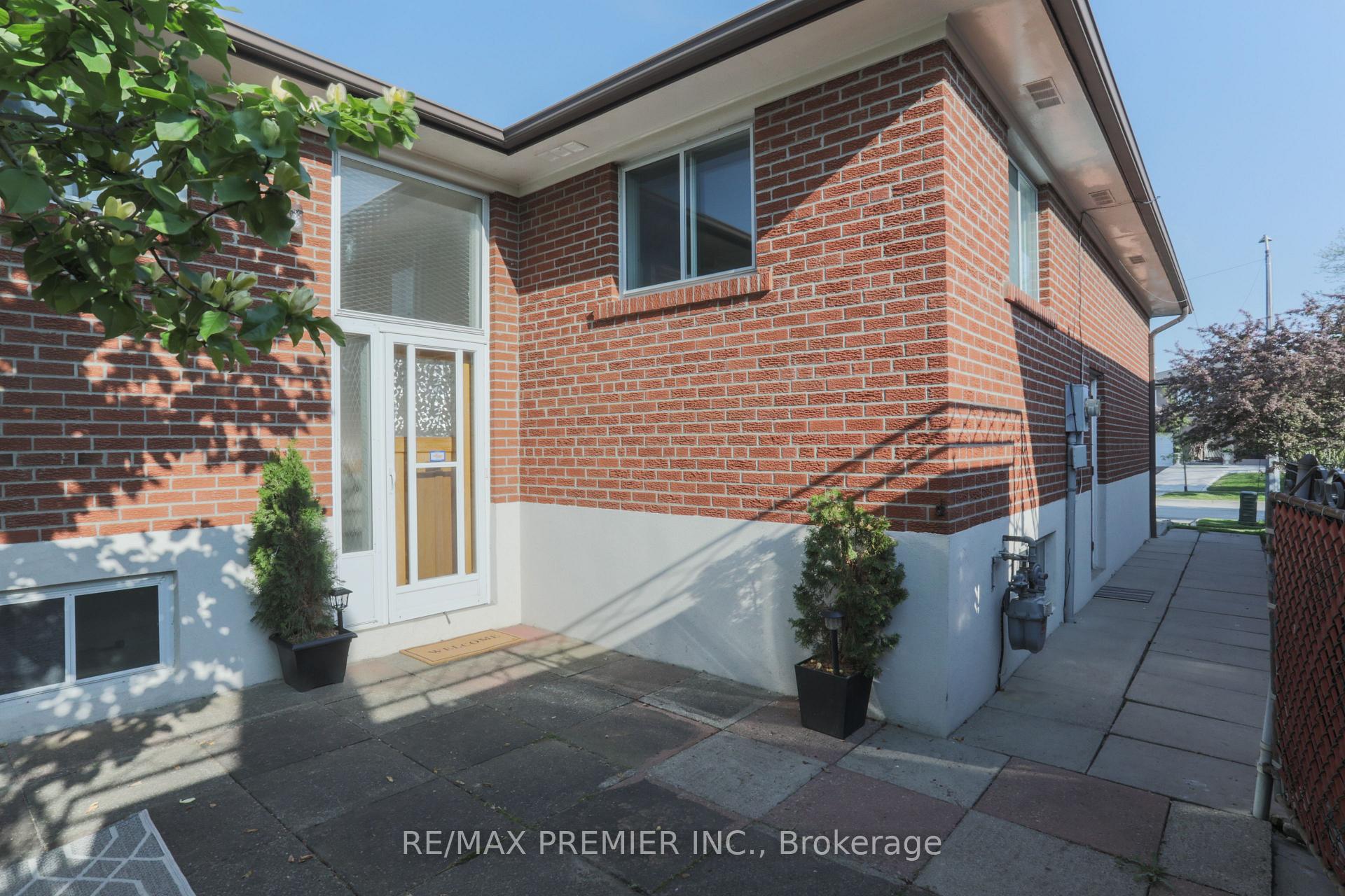 Photo 3 of Unit Bsmt, 86 Harris Crescent, Vaughan, West Woodbridge — HOMEH