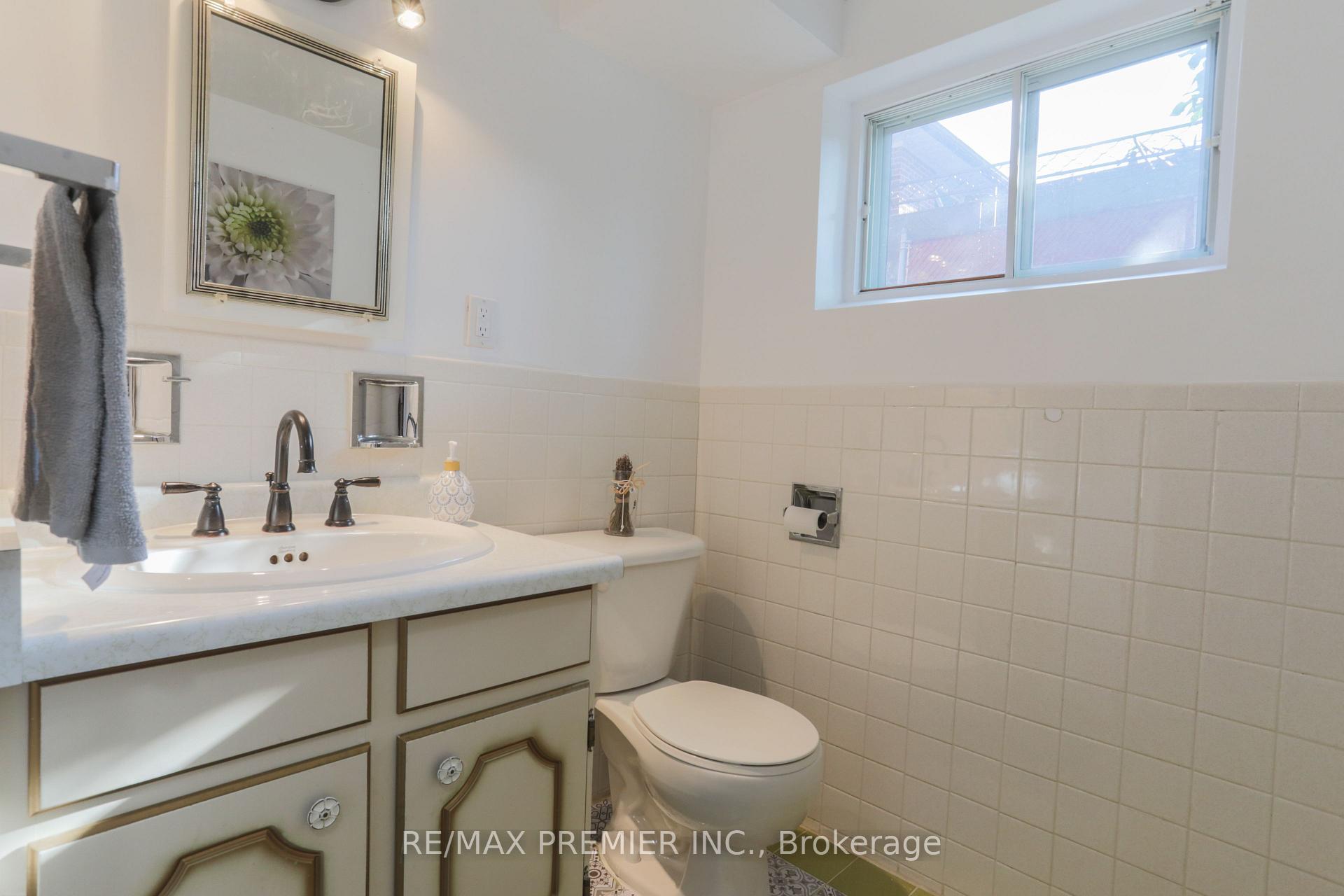Photo 7 of Unit Bsmt, 86 Harris Crescent, Vaughan, West Woodbridge — HOMEH
