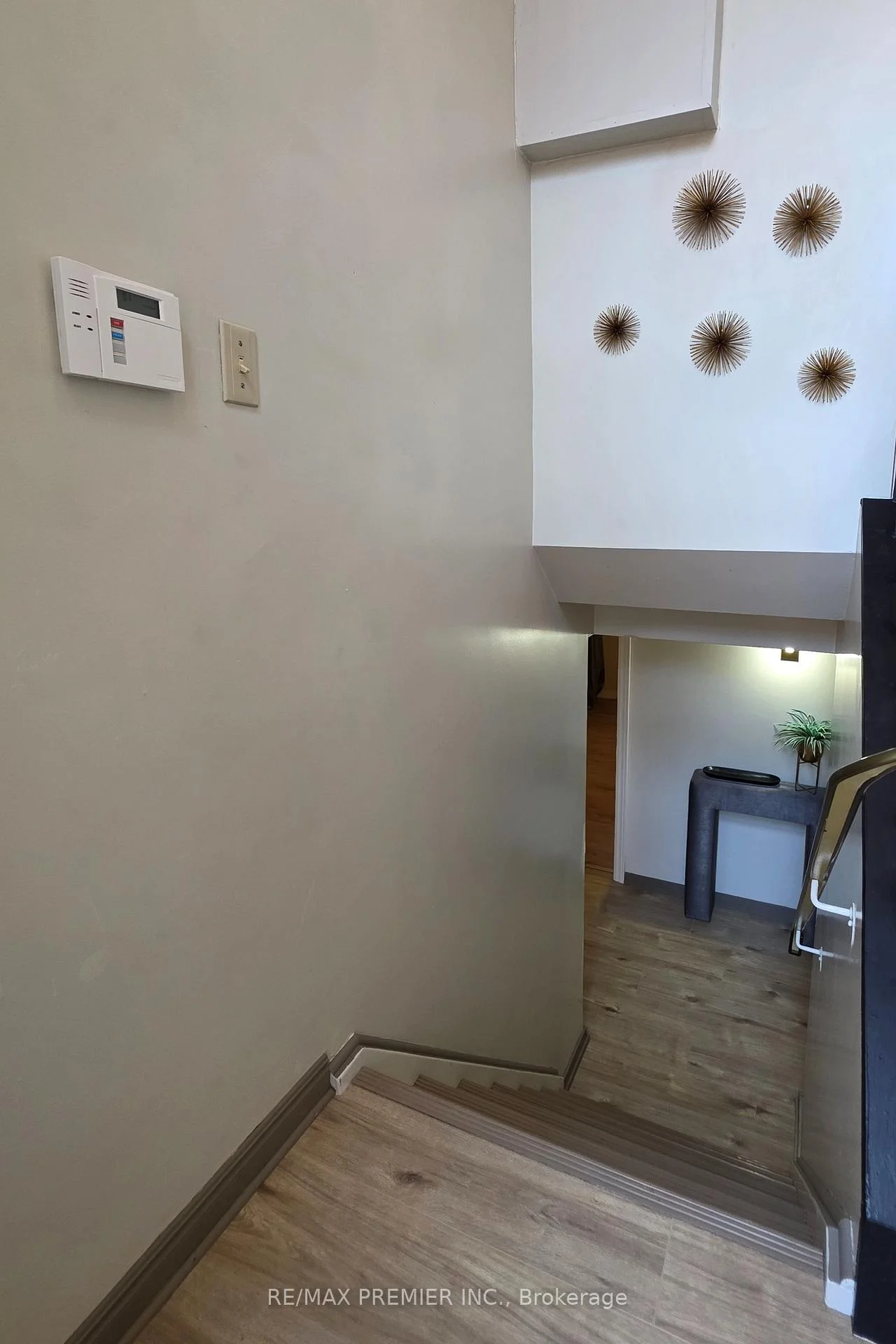 Photo 4 of Unit Bsmt, 86 Harris Crescent, Vaughan, West Woodbridge — HOMEH