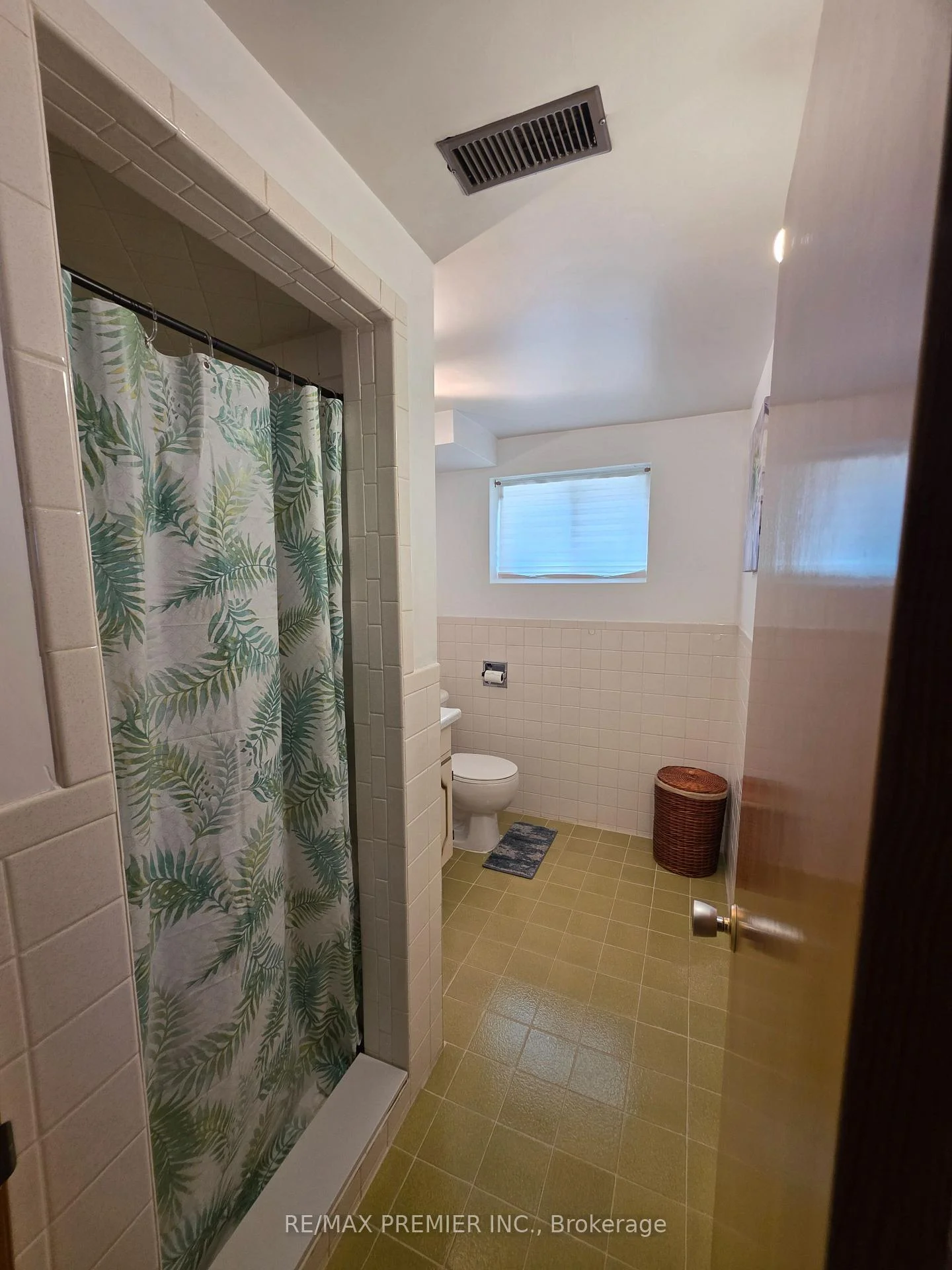 Photo 16 of Unit Bsmt, 86 Harris Crescent, Vaughan, West Woodbridge — HOMEH