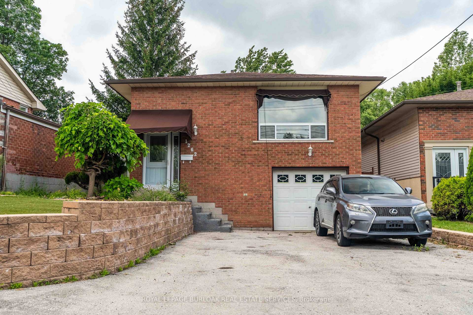 Photo 1 of 1262 Upper Gage Avenue, Hamilton, Randall — HOMEH