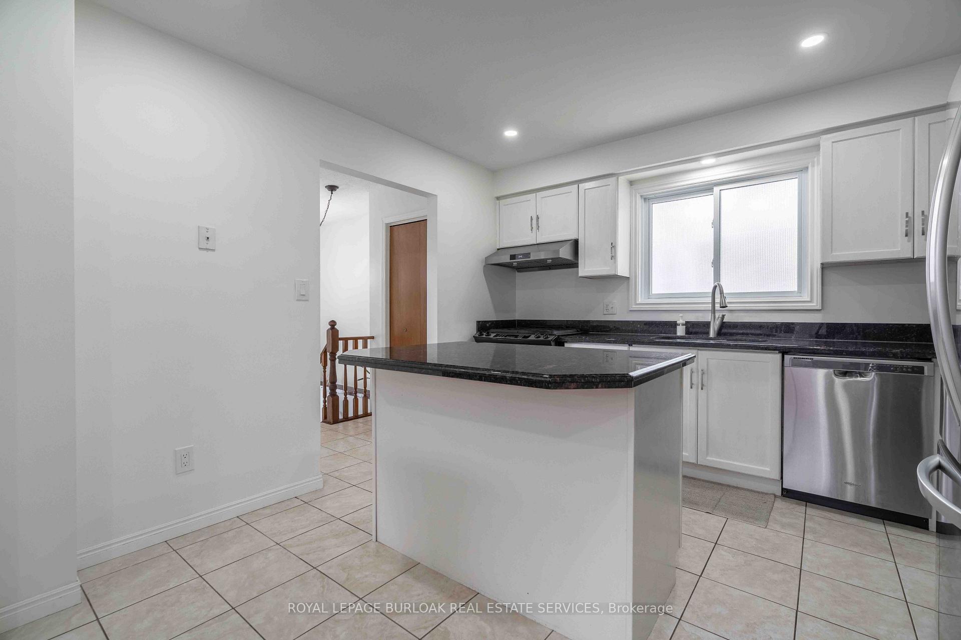 Photo 11 of 1262 Upper Gage Avenue, Hamilton, Randall — HOMEH