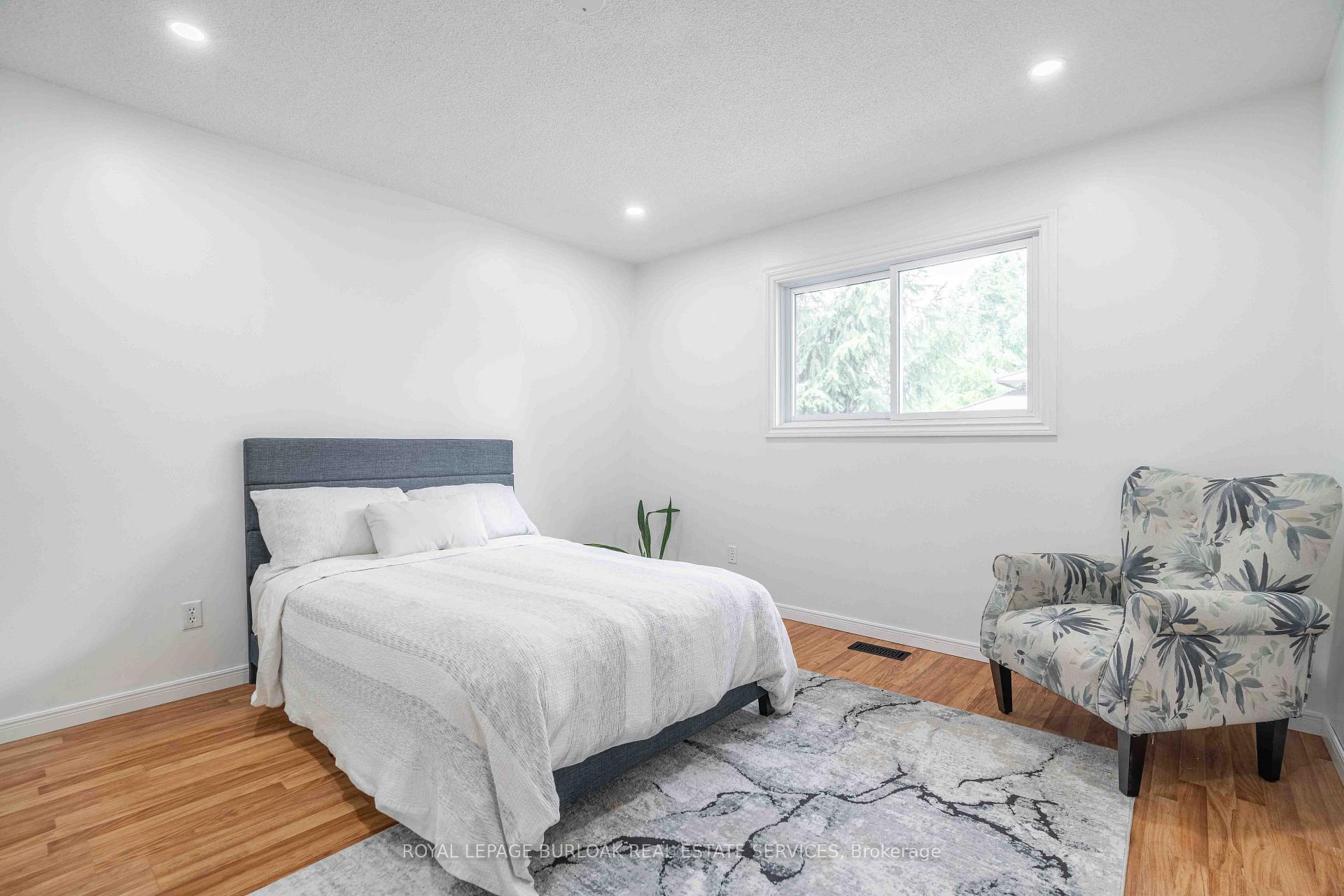 Photo 14 of 1262 Upper Gage Avenue, Hamilton, Randall — HOMEH