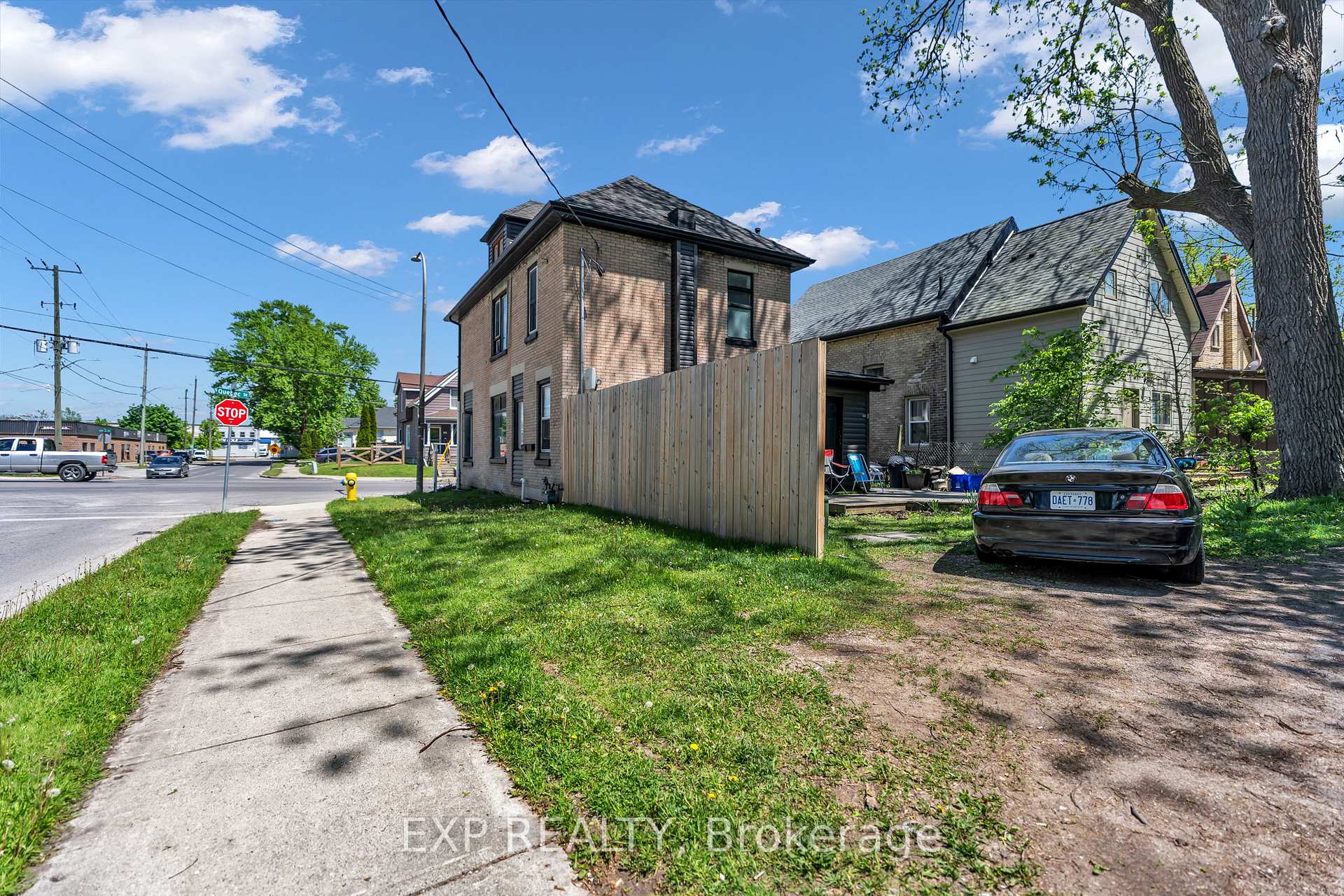 Photo 2 of 553 Quebec Street, London, East G — HOMEH