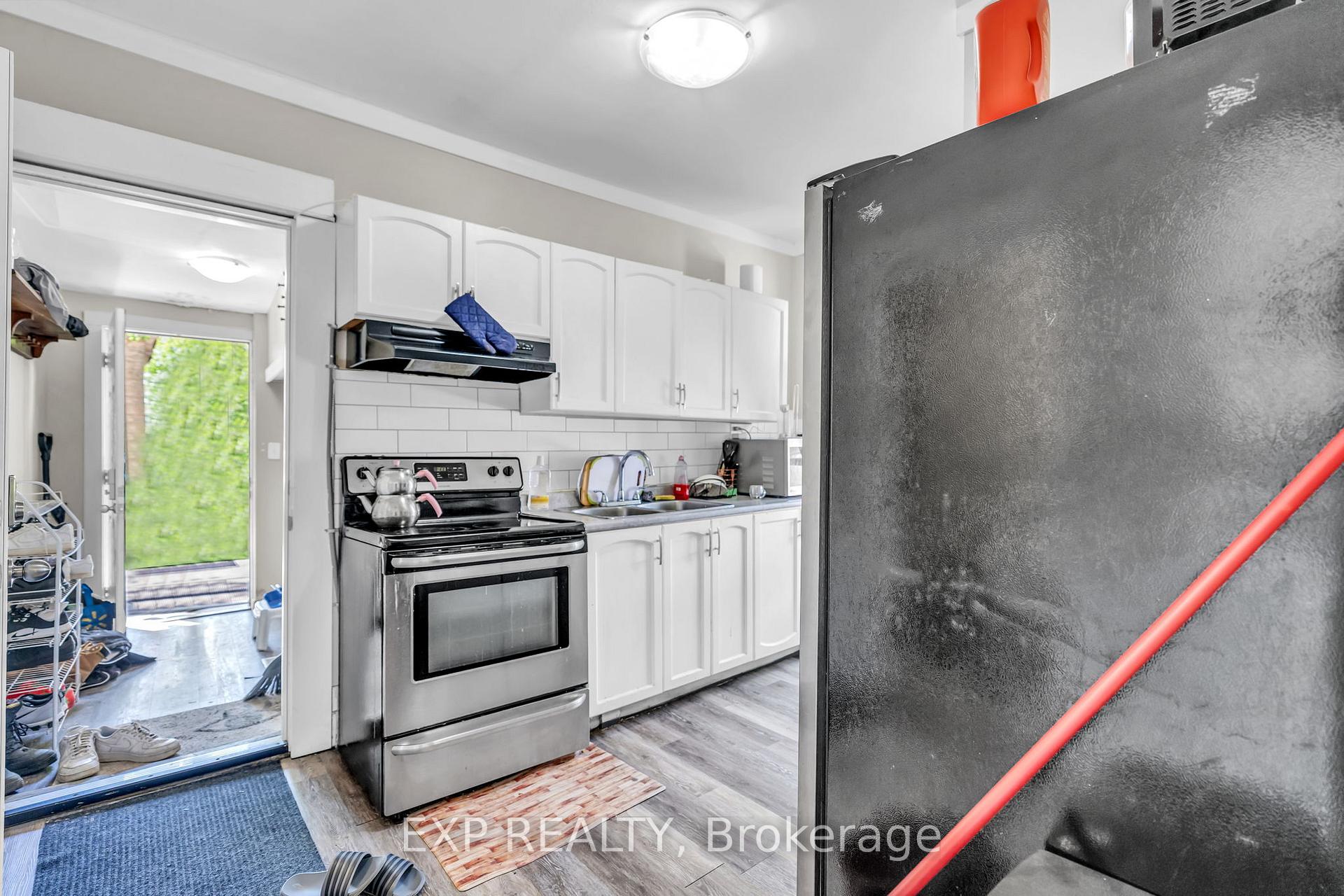 Photo 8 of 553 Quebec Street, London, East G — HOMEH