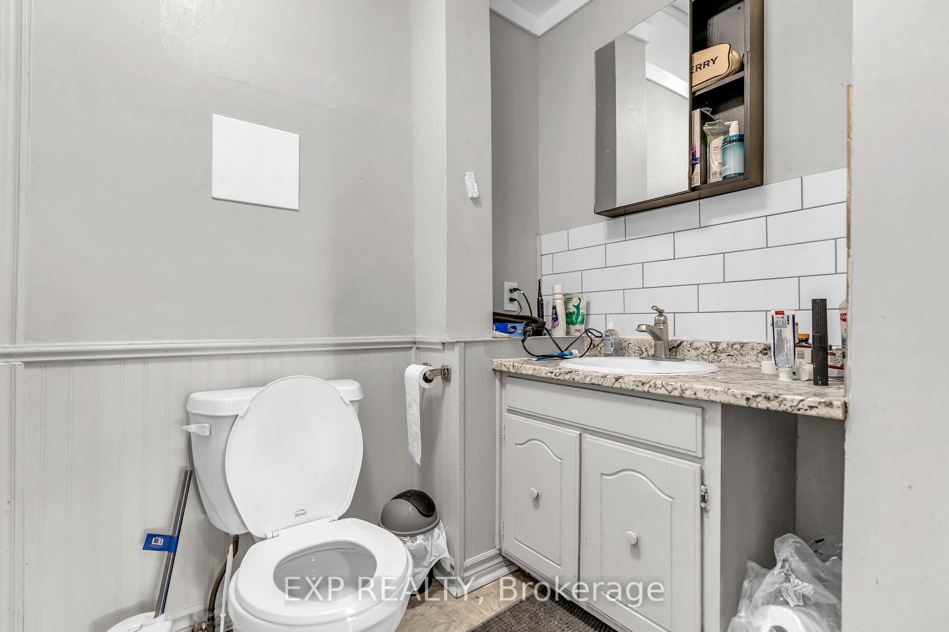Photo 10 of 553 Quebec Street, London, East G — HOMEH