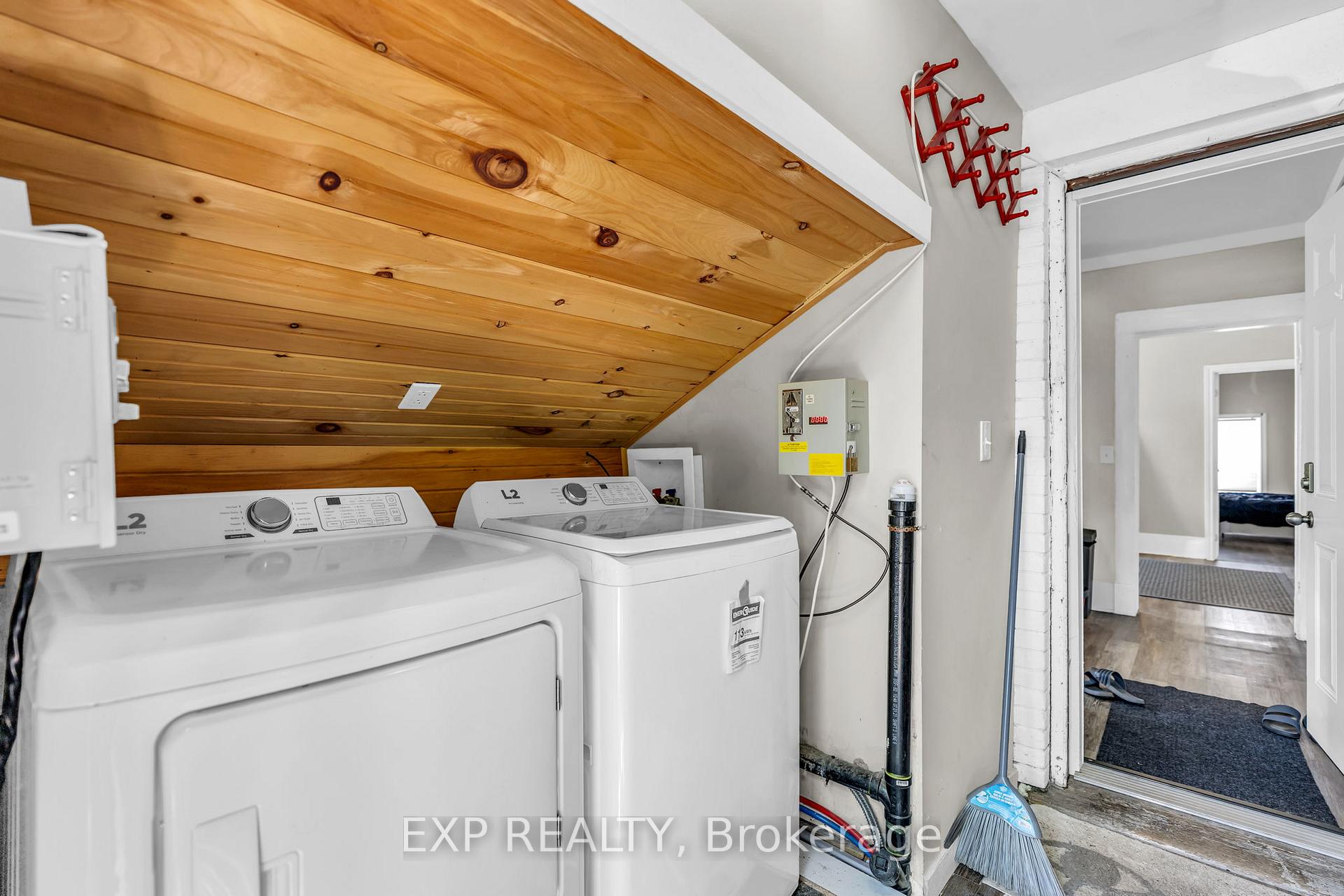Photo 16 of 553 Quebec Street, London, East G — HOMEH