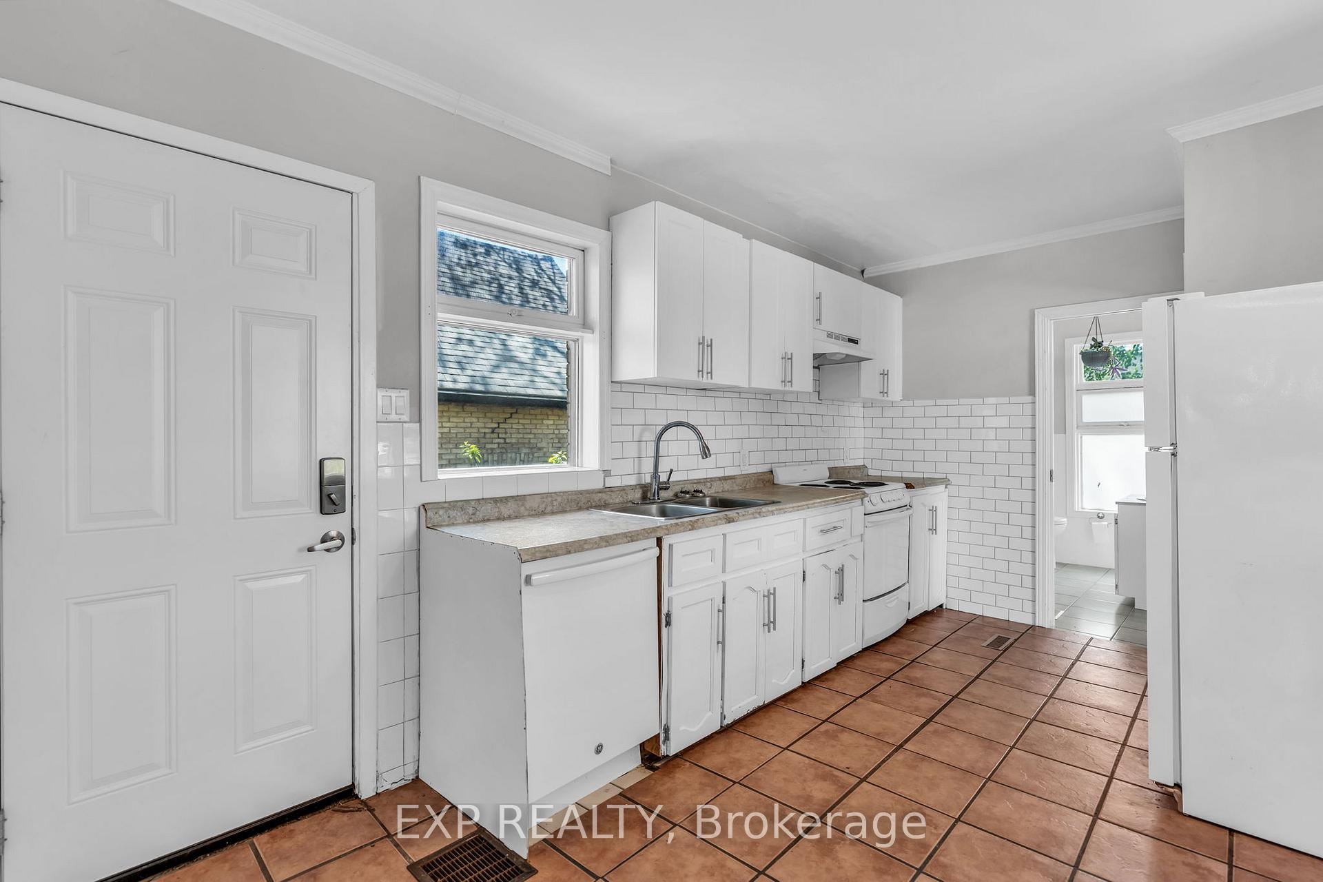 Photo 21 of 553 Quebec Street, London, East G — HOMEH