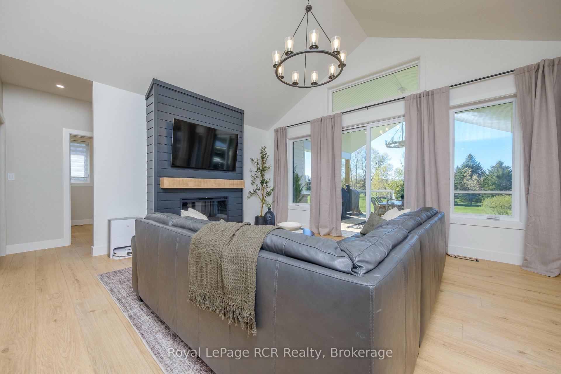 Photo 4 of 22 Nickason Drive, Arran-Elderslie — HOMEH