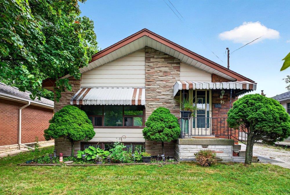 Photo 3 of 95 West 4th Street, Hamilton, Bonnington — HOMEH
