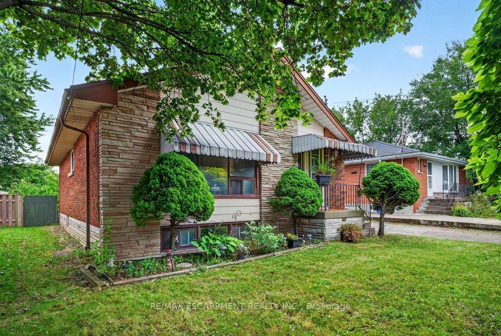 Photo 4 of 95 West 4th Street, Hamilton, Bonnington — HOMEH