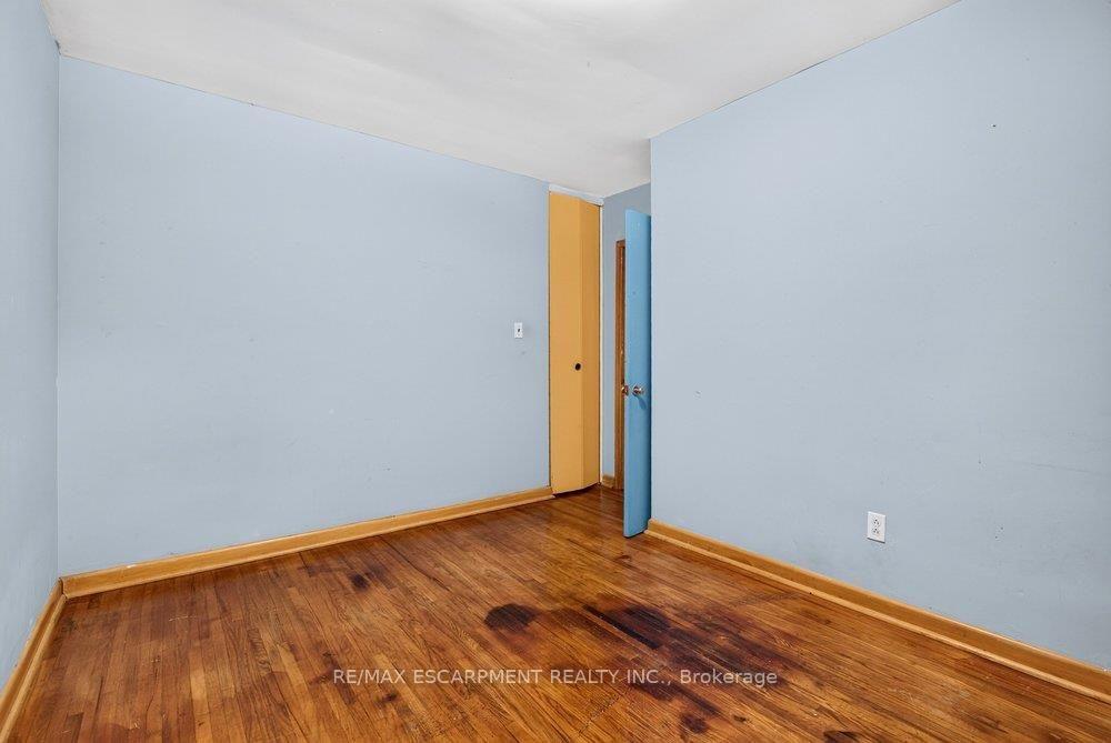 Photo 23 of 95 West 4th Street, Hamilton, Bonnington — HOMEH