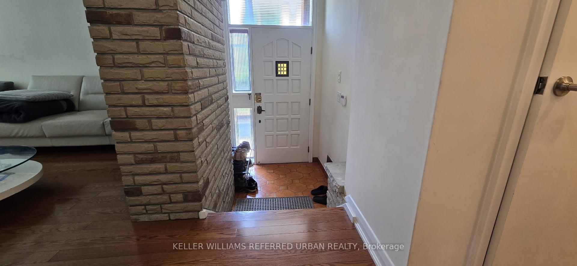 Photo 1 of Unit Upper, 49 Halkin Crescent, North York, Victoria Village — HOMEH