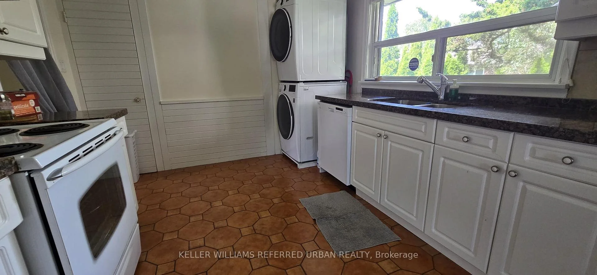Photo 7 of Unit Upper, 49 Halkin Crescent, North York, Victoria Village — HOMEH