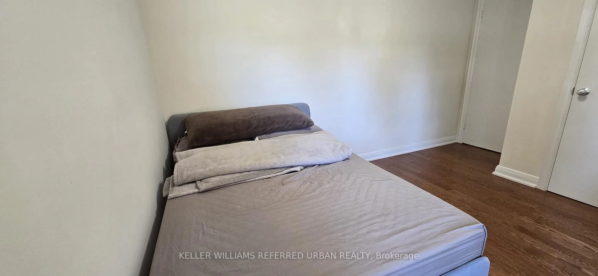 Photo 46 of Unit Upper, 49 Halkin Crescent, North York, Victoria Village — HOMEH