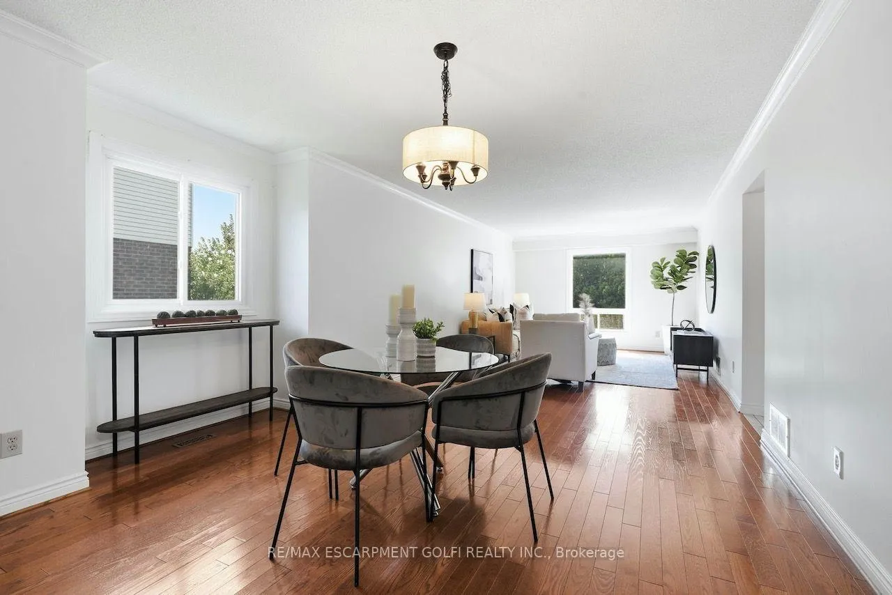 Photo 3 of 12 Sumner Crescent, Grimsby, Grimsby Beach — HOMEH