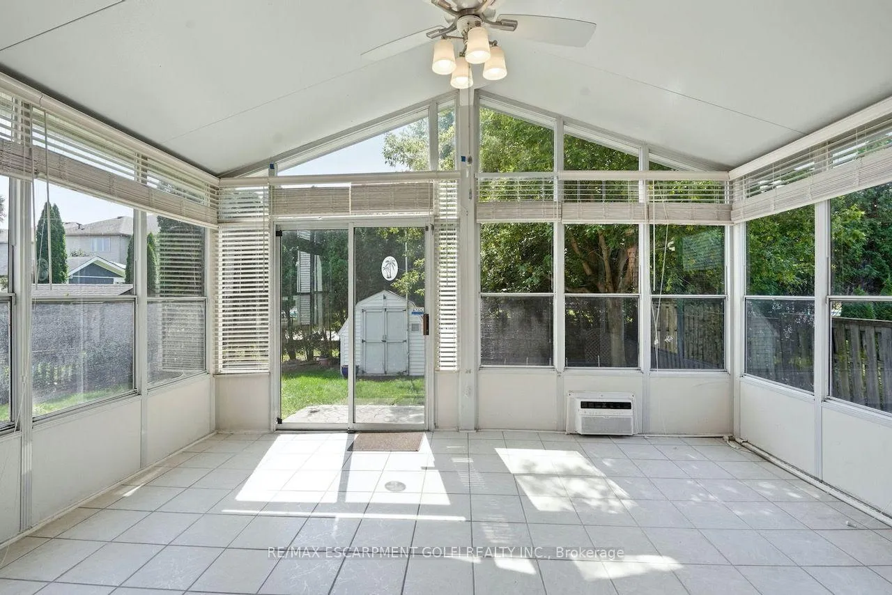 Photo 5 of 12 Sumner Crescent, Grimsby, Grimsby Beach — HOMEH
