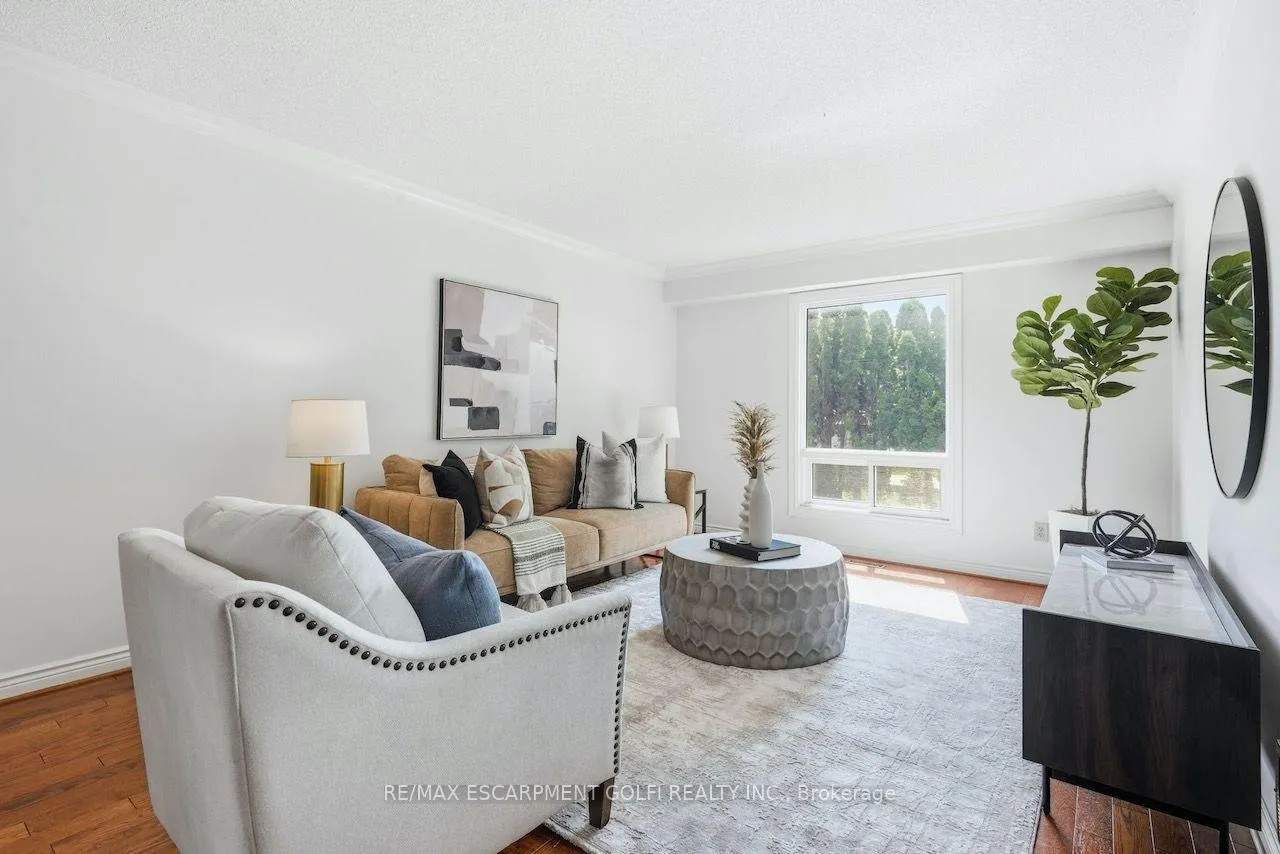 Photo 11 of 12 Sumner Crescent, Grimsby, Grimsby Beach — HOMEH