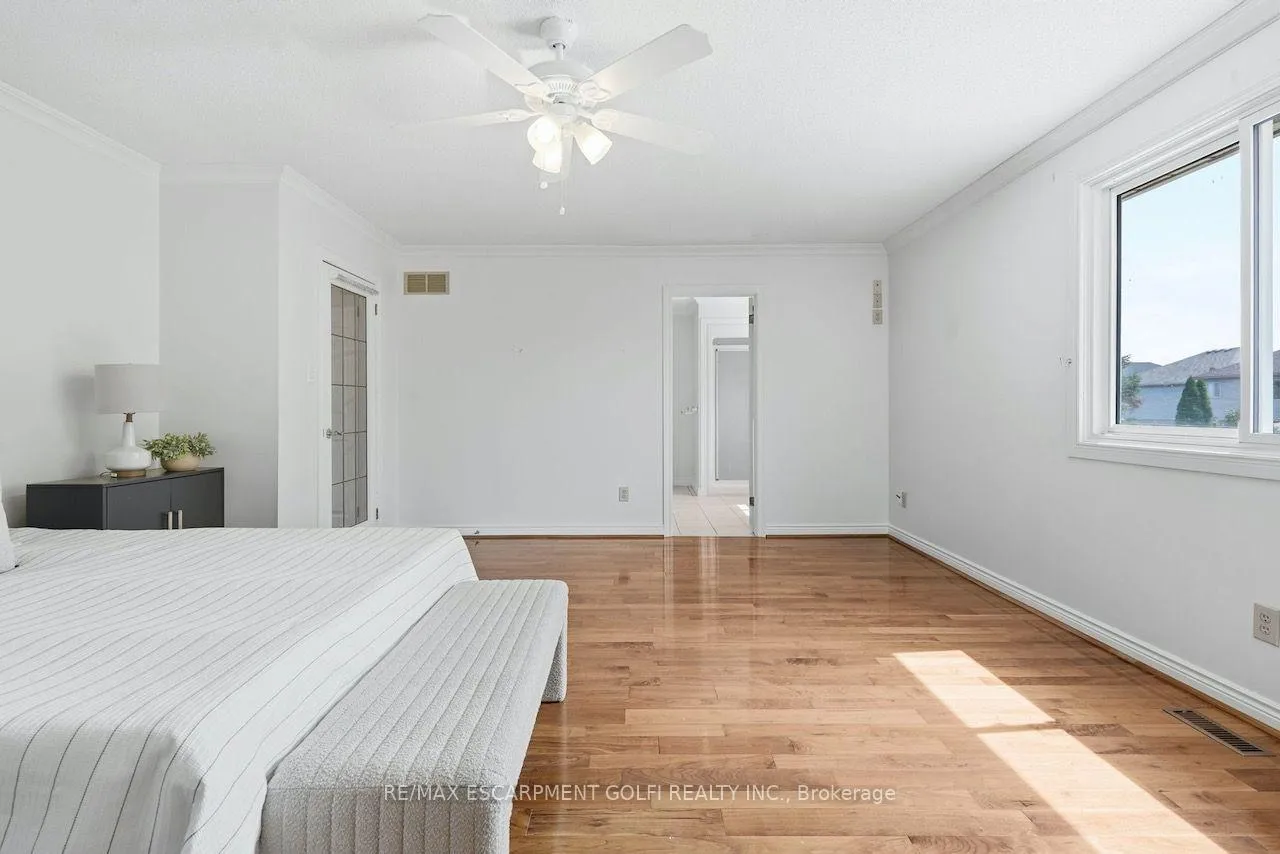 Photo 17 of 12 Sumner Crescent, Grimsby, Grimsby Beach — HOMEH