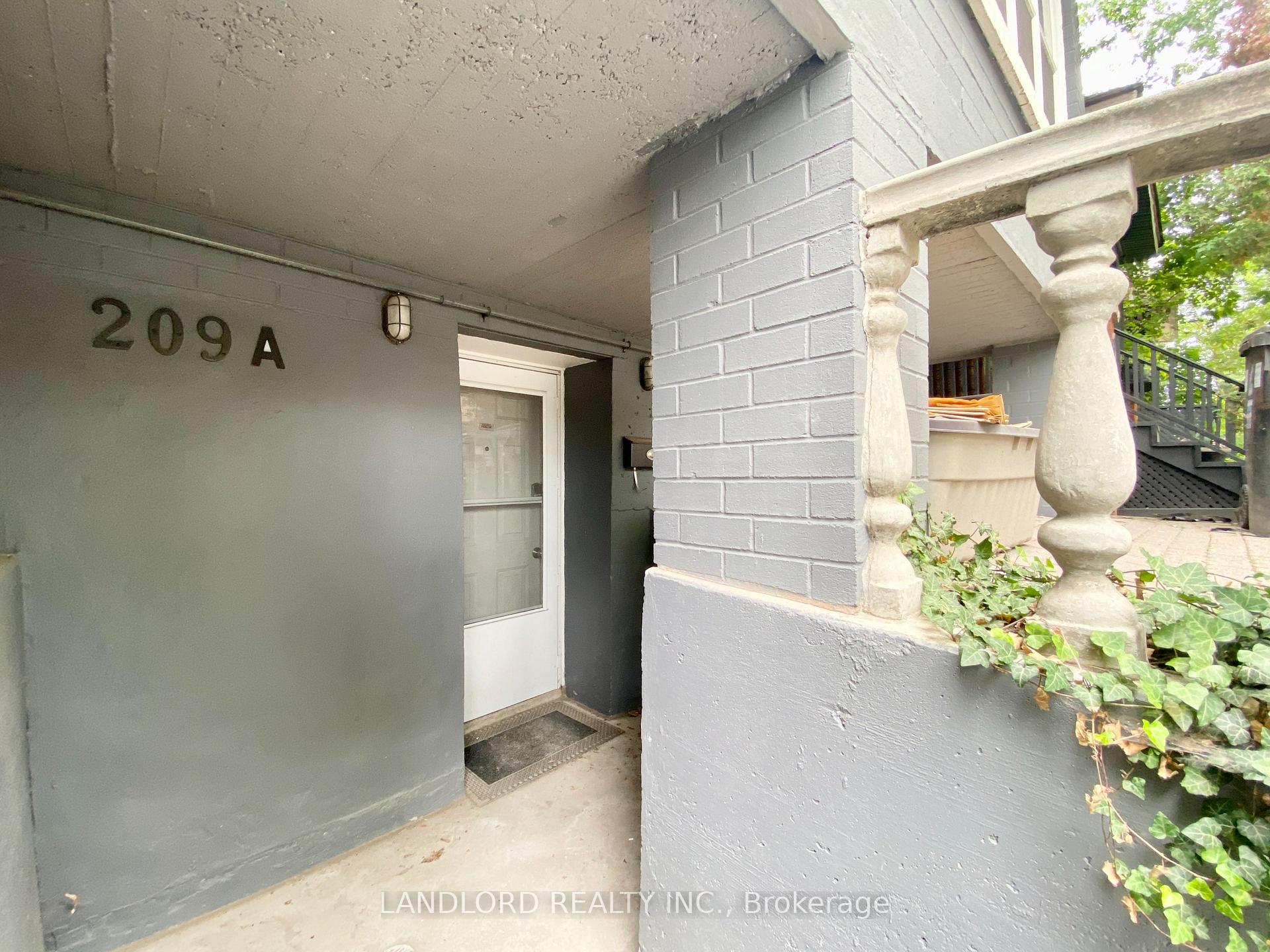 Photo 20 of Unit 5, 209 Madison Avenue, Toronto, The Annex — HOMEH