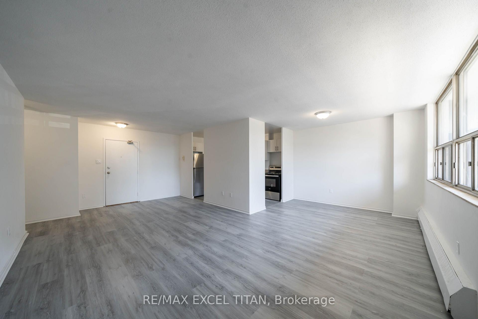 Photo 4 of Unit 402, 165 Cosburn Avenue, Toronto, Danforth Village-East York — HOMEH