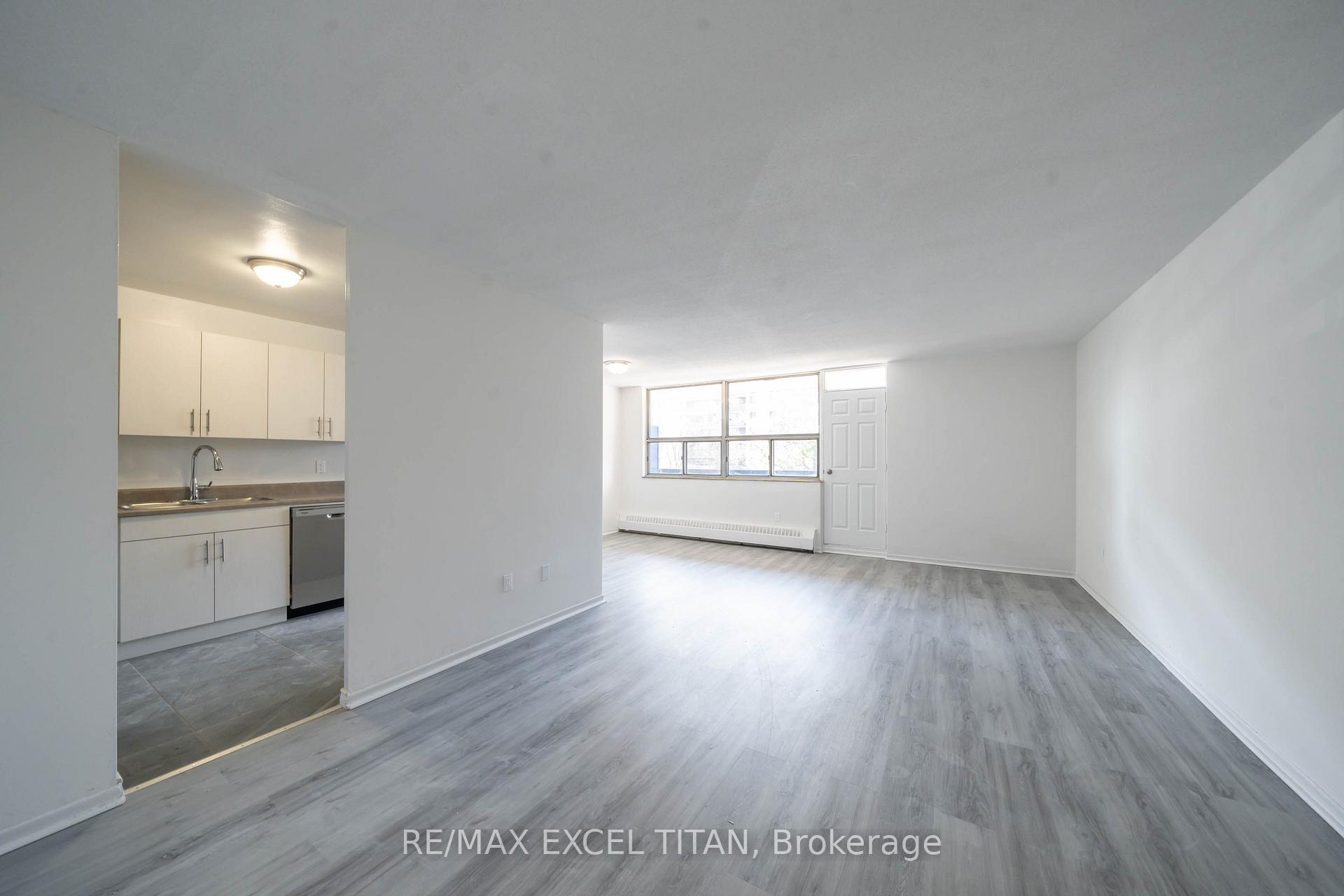 Photo 6 of Unit 402, 165 Cosburn Avenue, Toronto, Danforth Village-East York — HOMEH