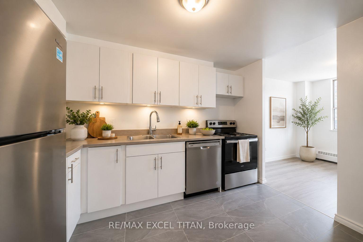 Photo 8 of Unit 402, 165 Cosburn Avenue, Toronto, Danforth Village-East York — HOMEH