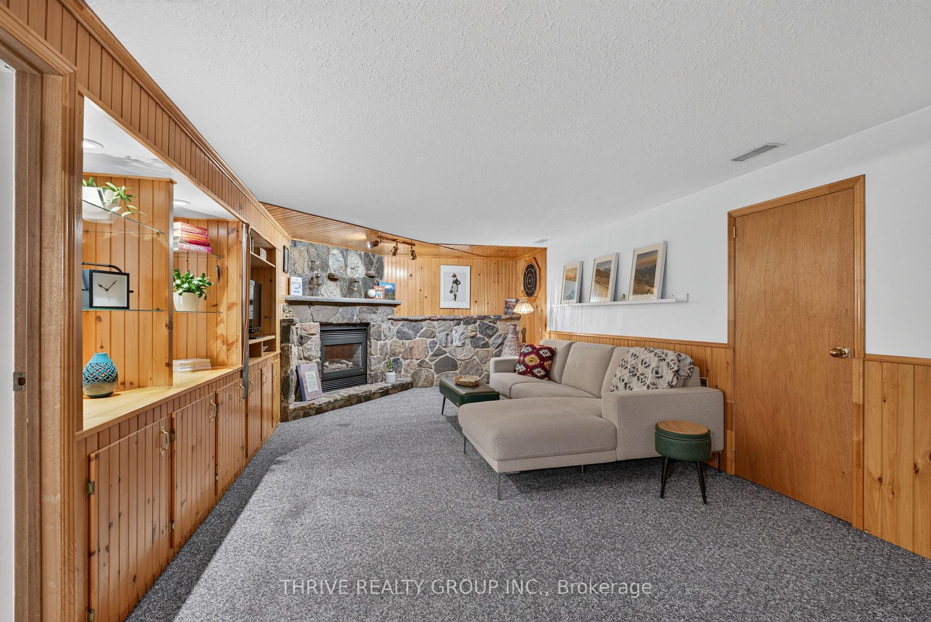Photo 19 of 190 Goddard Boulevard, London, East H — HOMEH