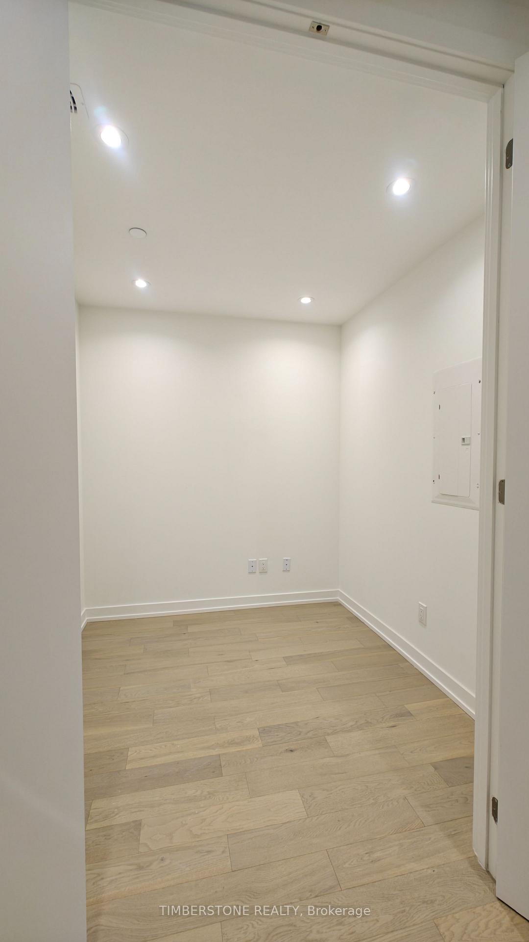 Photo 10 of Unit C106, 6 Red Squirrel Lane, Richmond Hill, Rural Richmond Hill — HOMEH