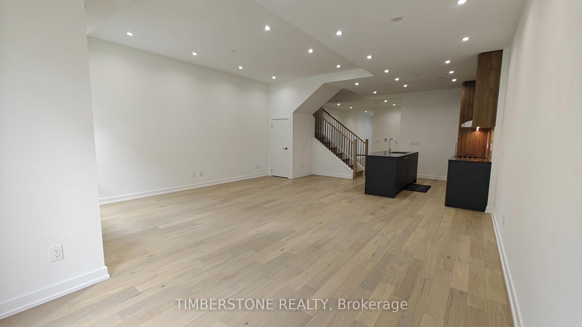 Photo 11 of Unit C106, 6 Red Squirrel Lane, Richmond Hill, Rural Richmond Hill — HOMEH