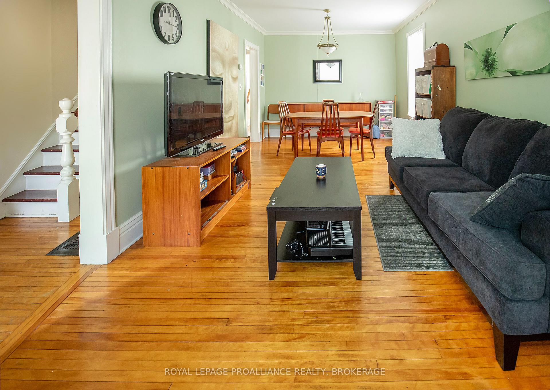 Photo 8 of 38 York Street, Kingston, East of Sir John A. Blvd — HOMEH