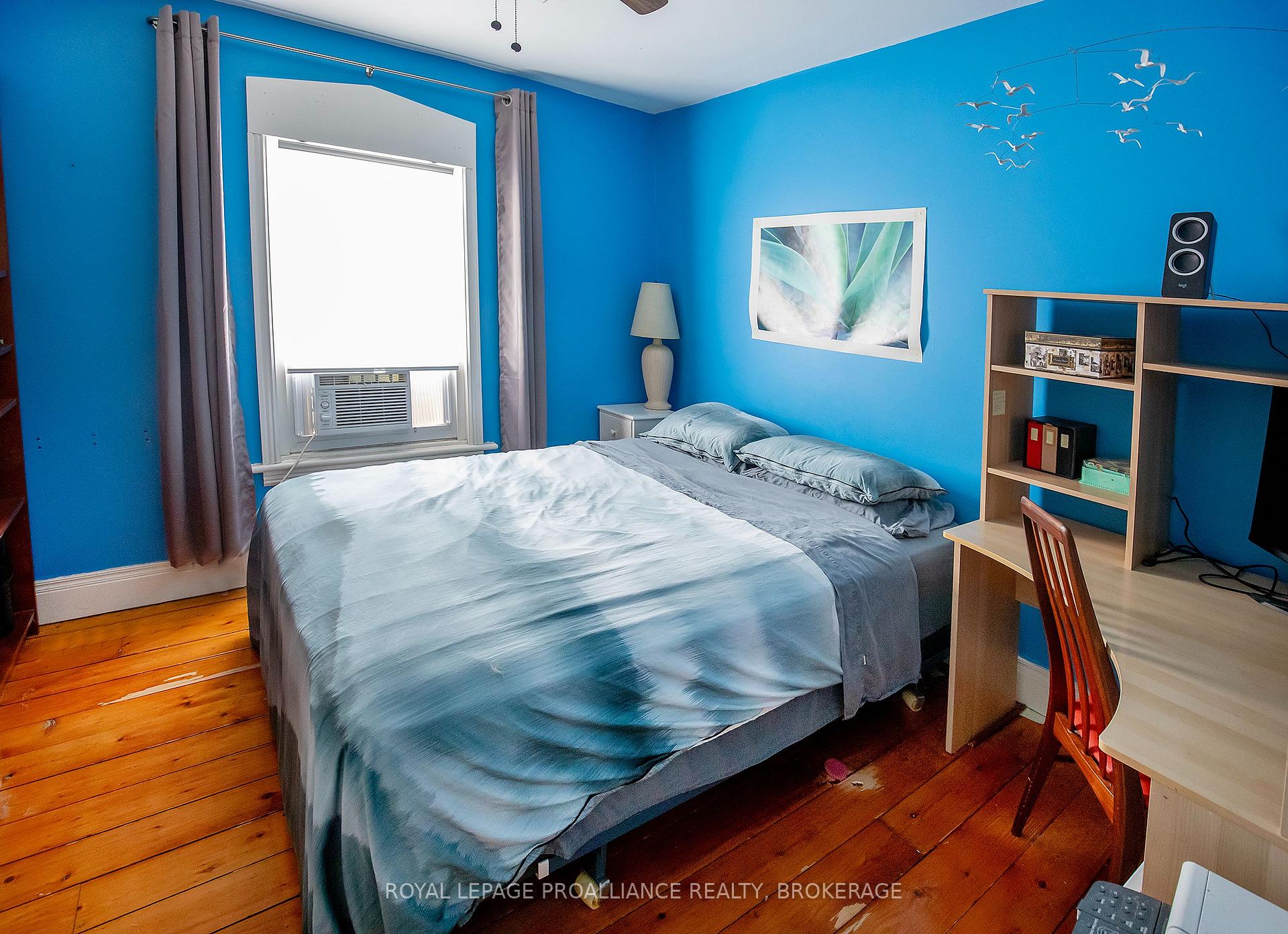Photo 16 of 38 York Street, Kingston, East of Sir John A. Blvd — HOMEH